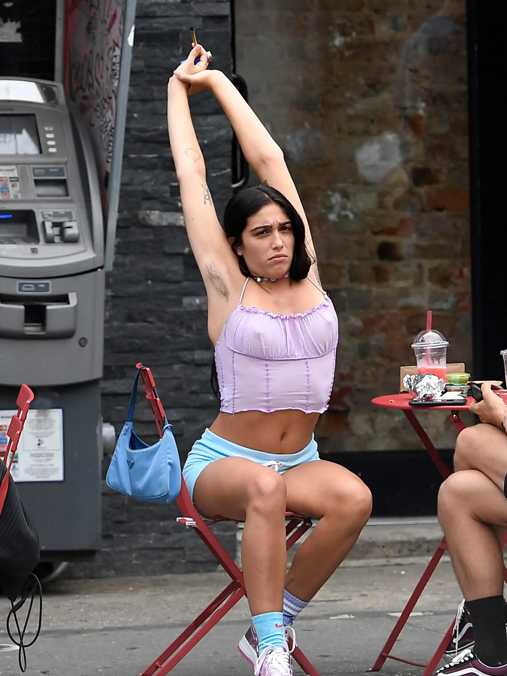 Dcéra Madonny, Lourdes Leon, bez podprsenky.