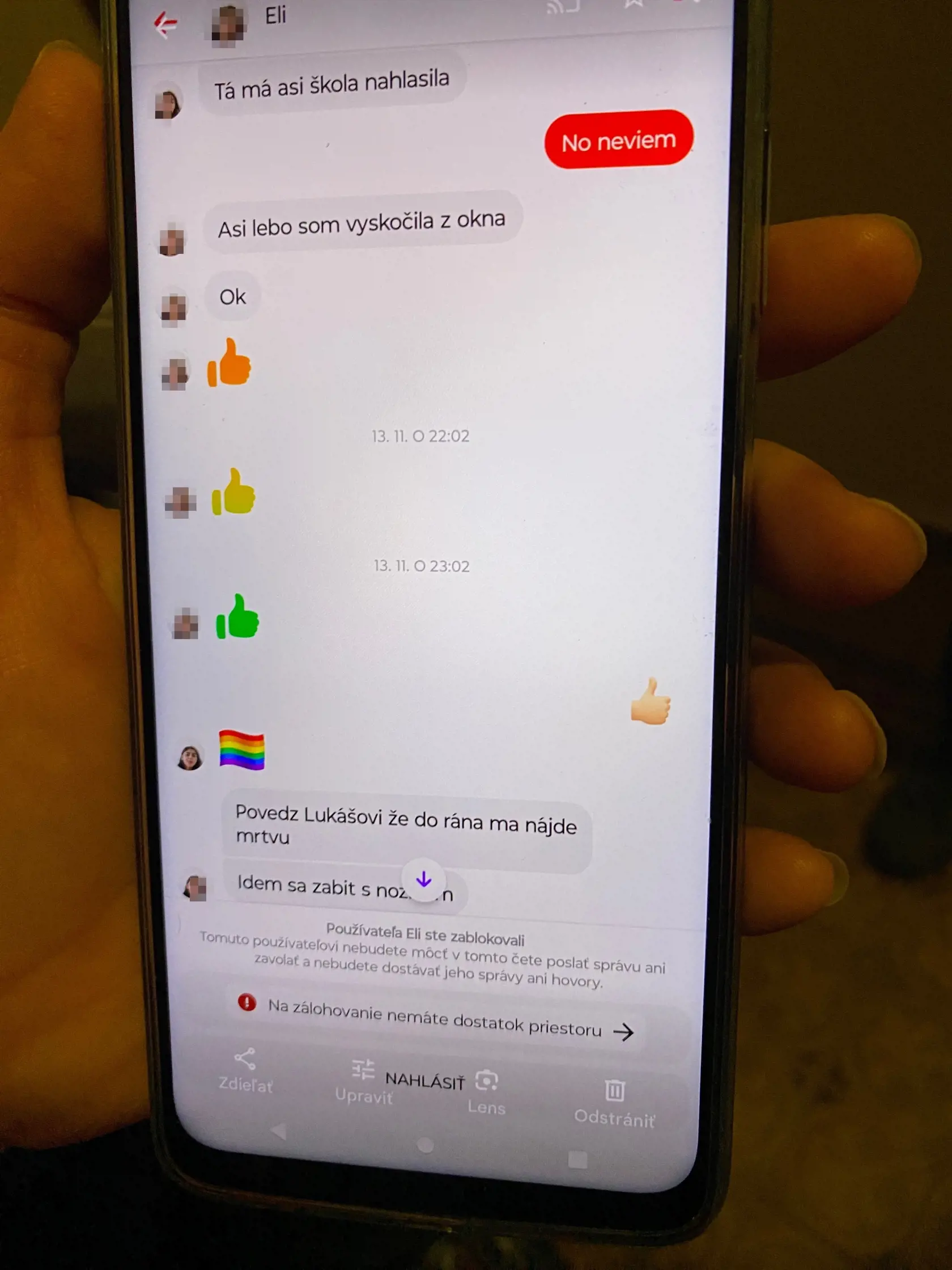Elena písala správy manželke obvineného Lukáša.
