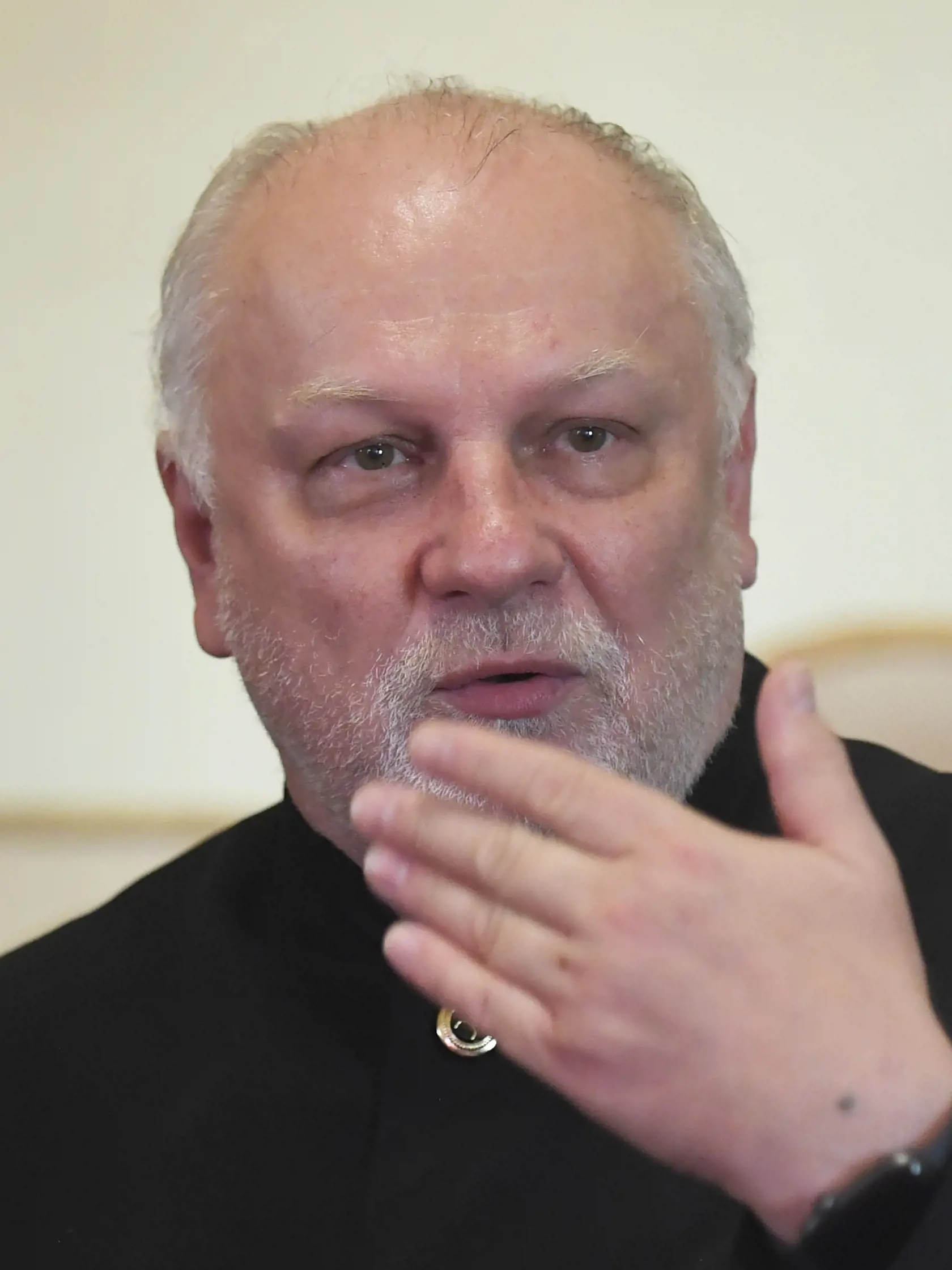 Na snímke generálny riaditeľ Štátneho divadla Košice (ŠDK) Ondrej Šoth počas tlačovej konferencie na tému Vízia smerovania divadla a dramaturgický plán na sezónu 2020/2021 v Košiciach 3. septembra 2020. FOTO TASR - František Iván