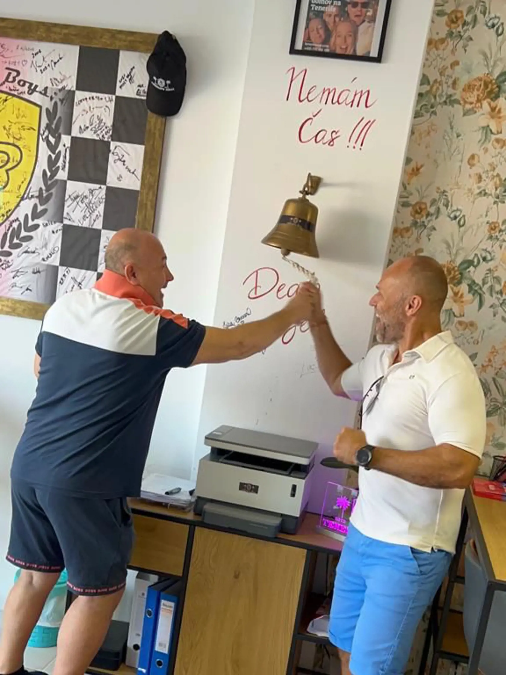 Michal David si kúpil byt na Tenerife. Pomohla mu Belohorcová s manželom Vlastom Hájekom.