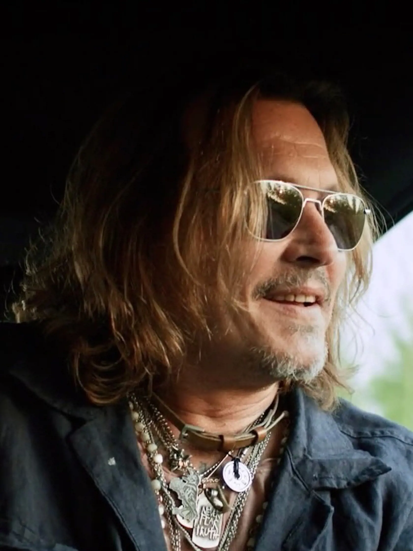Hoci to znie neuveriteľne Johnny Depp oslavuje 60 rokov. Sláva si však aj v jeho prípade vyžiadala svoju daň. Po škandalóznom manželstve je momentálne opäť sám.