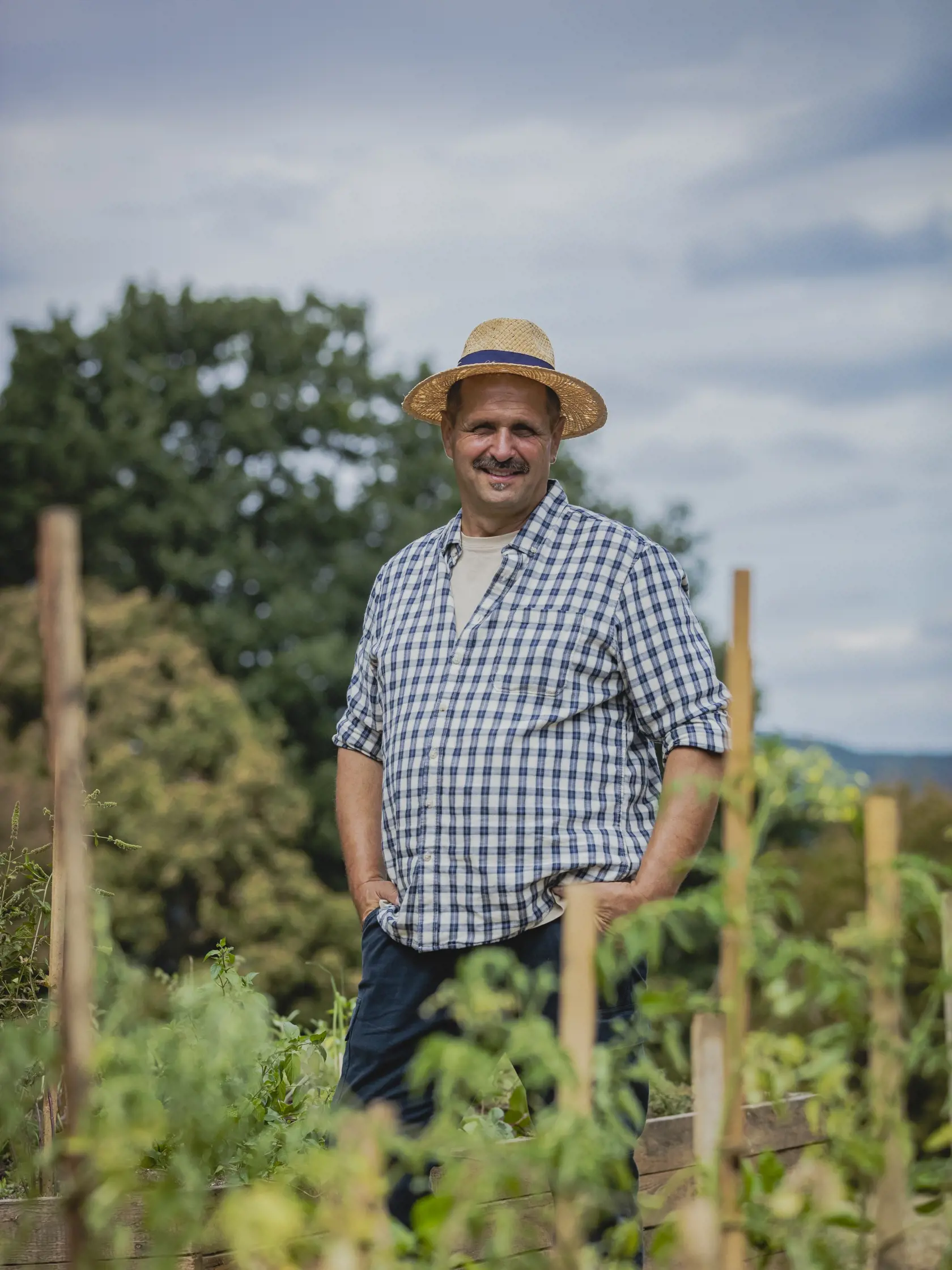 Na snímke hospodár celej série reality show Farma, Martin Bagar.
