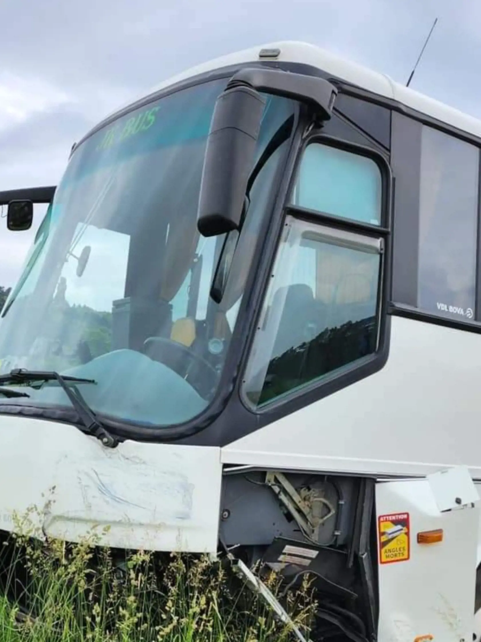 Podľa svedkov aj vďaka pohotovej reakcii šoféra autobusu nedošlo k väčšej tragédii.