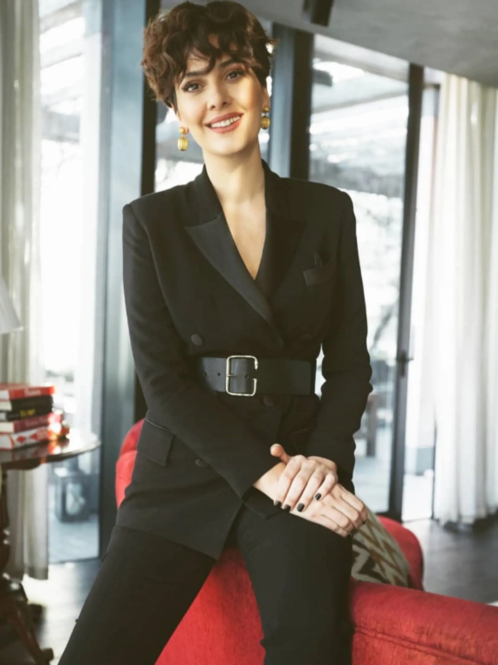 Herečka Bergüzar Korel (36), známa ako ŠEHEREZÁDA zo seriálu TISÍC A JEDNA NOC, prezradila svoj tajný recept na štíhlu postavu.
