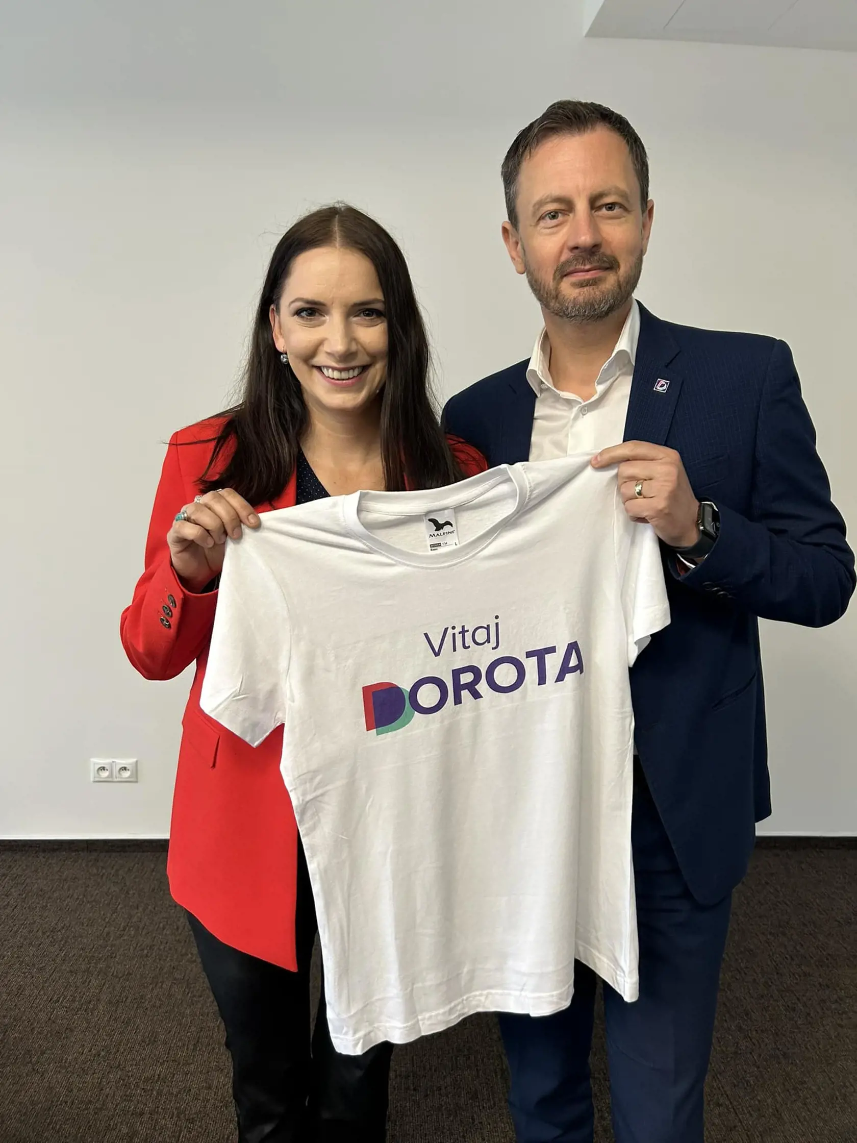 Do strany Hegera vstupuje herečka Dorota Nvotová