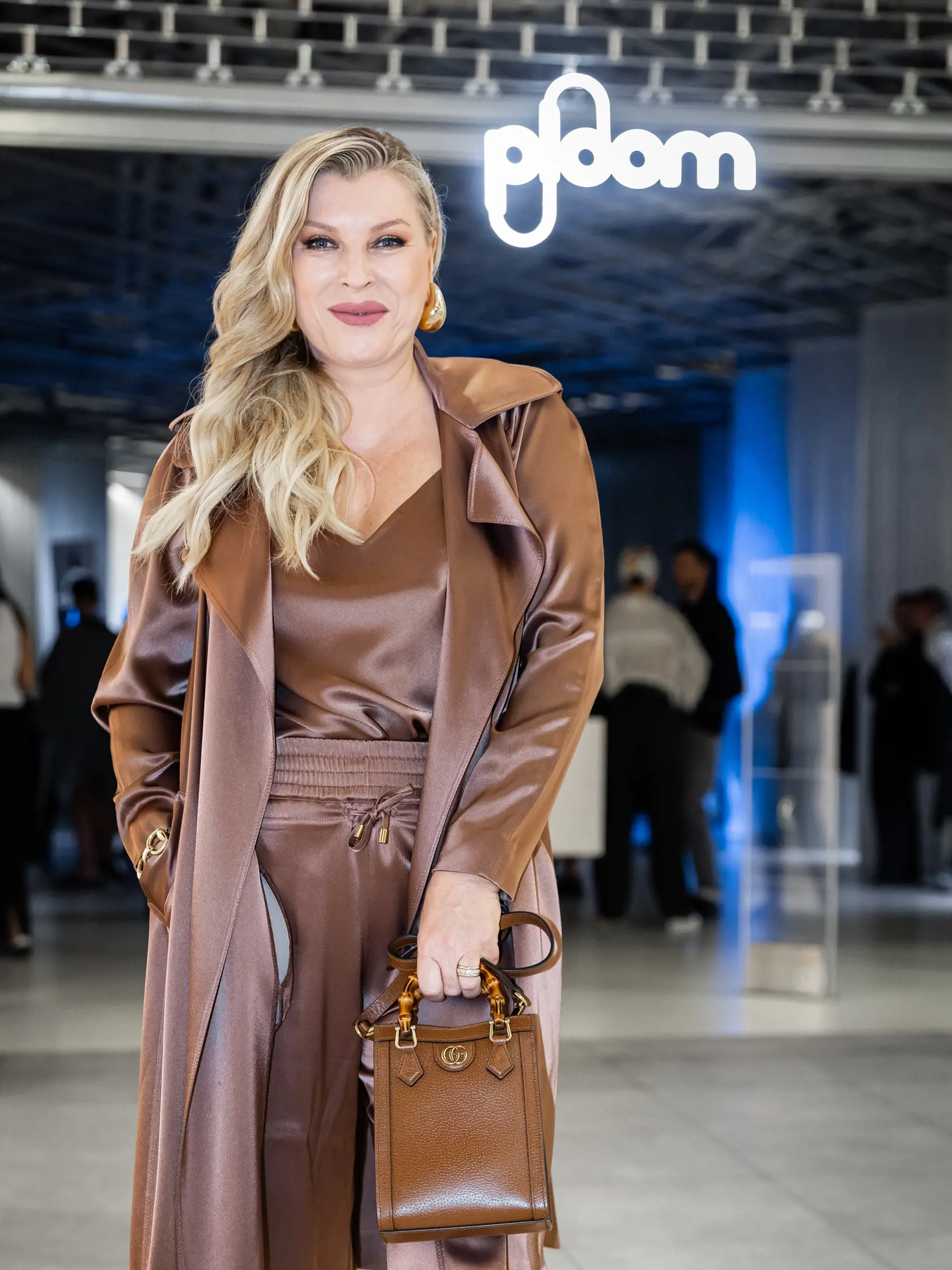 PLOOM charitatívna dražba oblečenia v Bratislave.  Na snímke Gabriela Ruman.