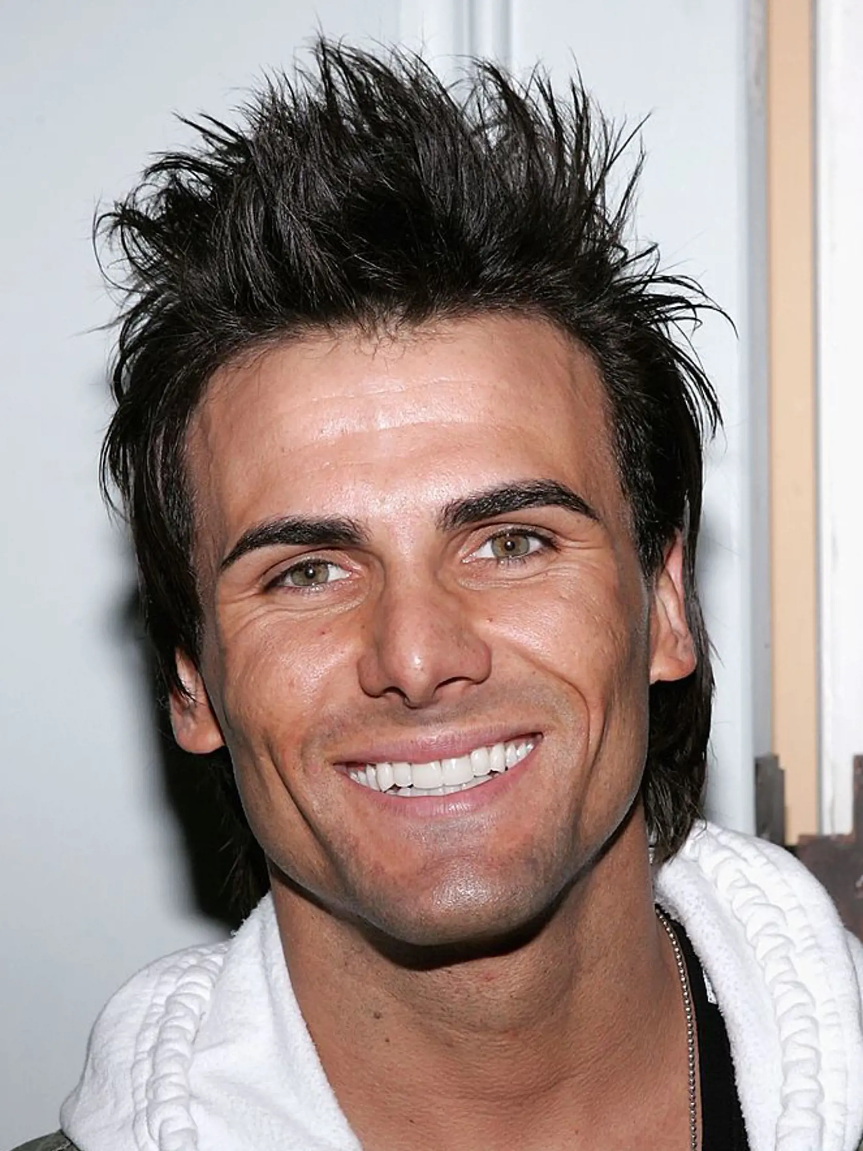 Fešák Jeremy Jackson si získal srdce nejednej fanúšičky.