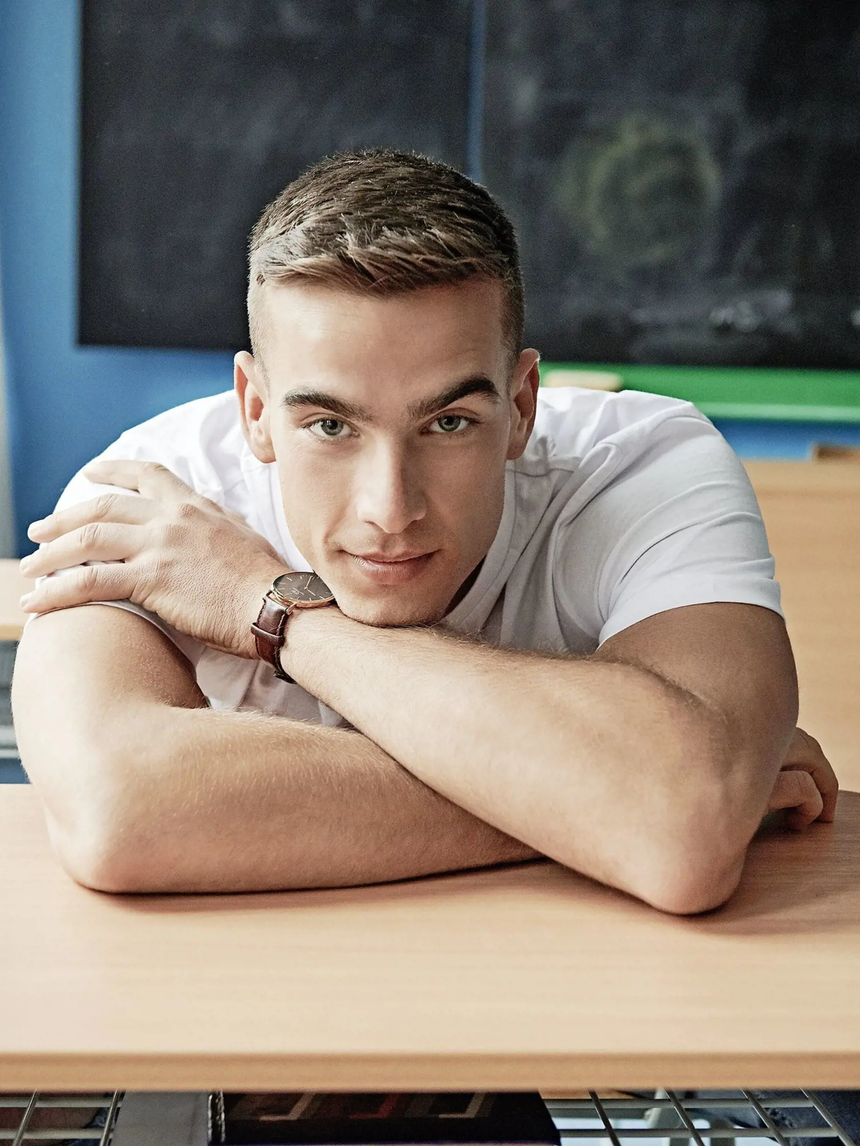 Adam účinkuje v markizáckom seriáli Pán profesor. Ide o jeho prvú hereckú skúsenosť.