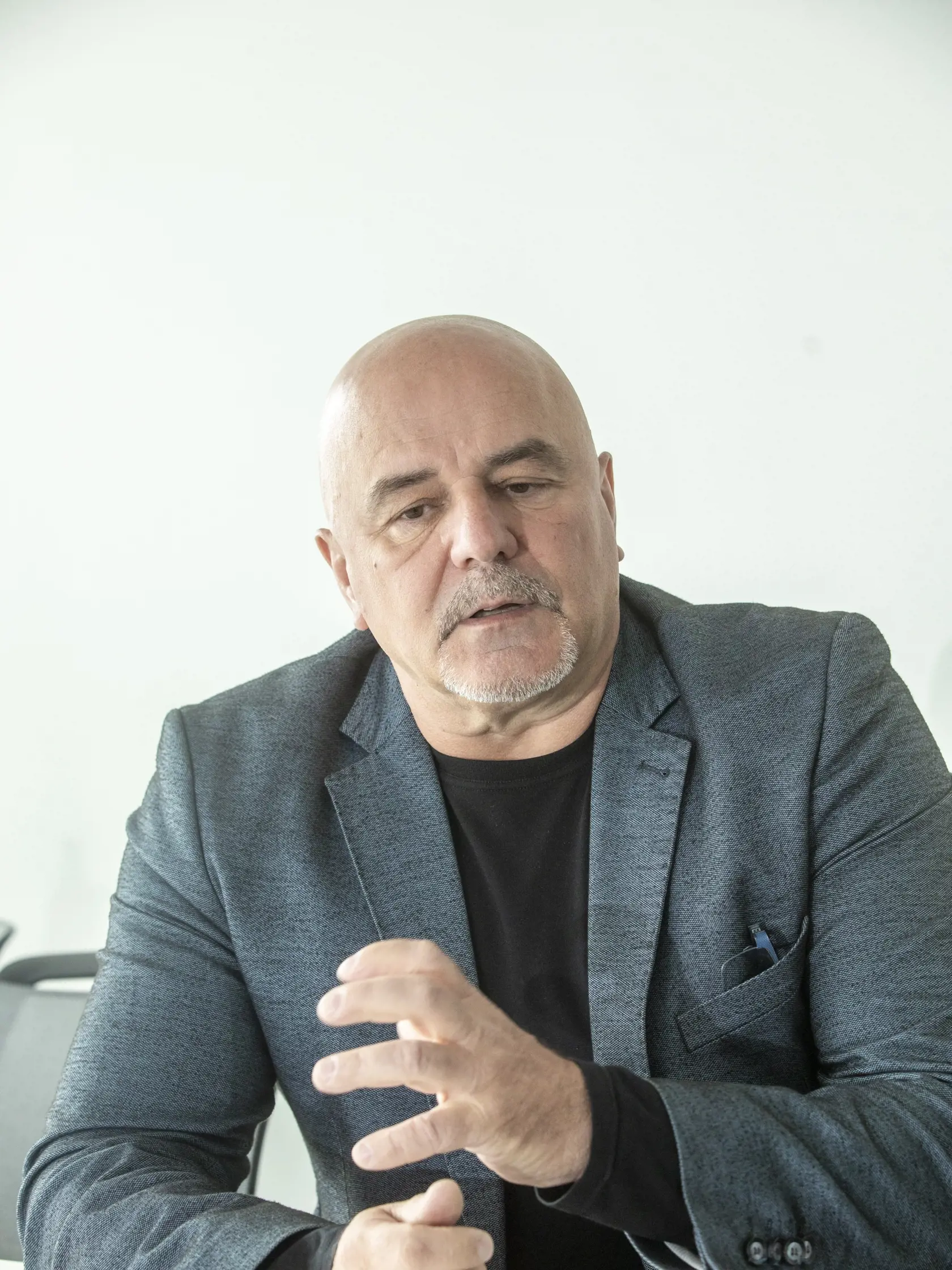 Na snímke je Ivan Bella, ktorý ako prvý občan Slovenskej republiky vyletel do kozmického priestoru.