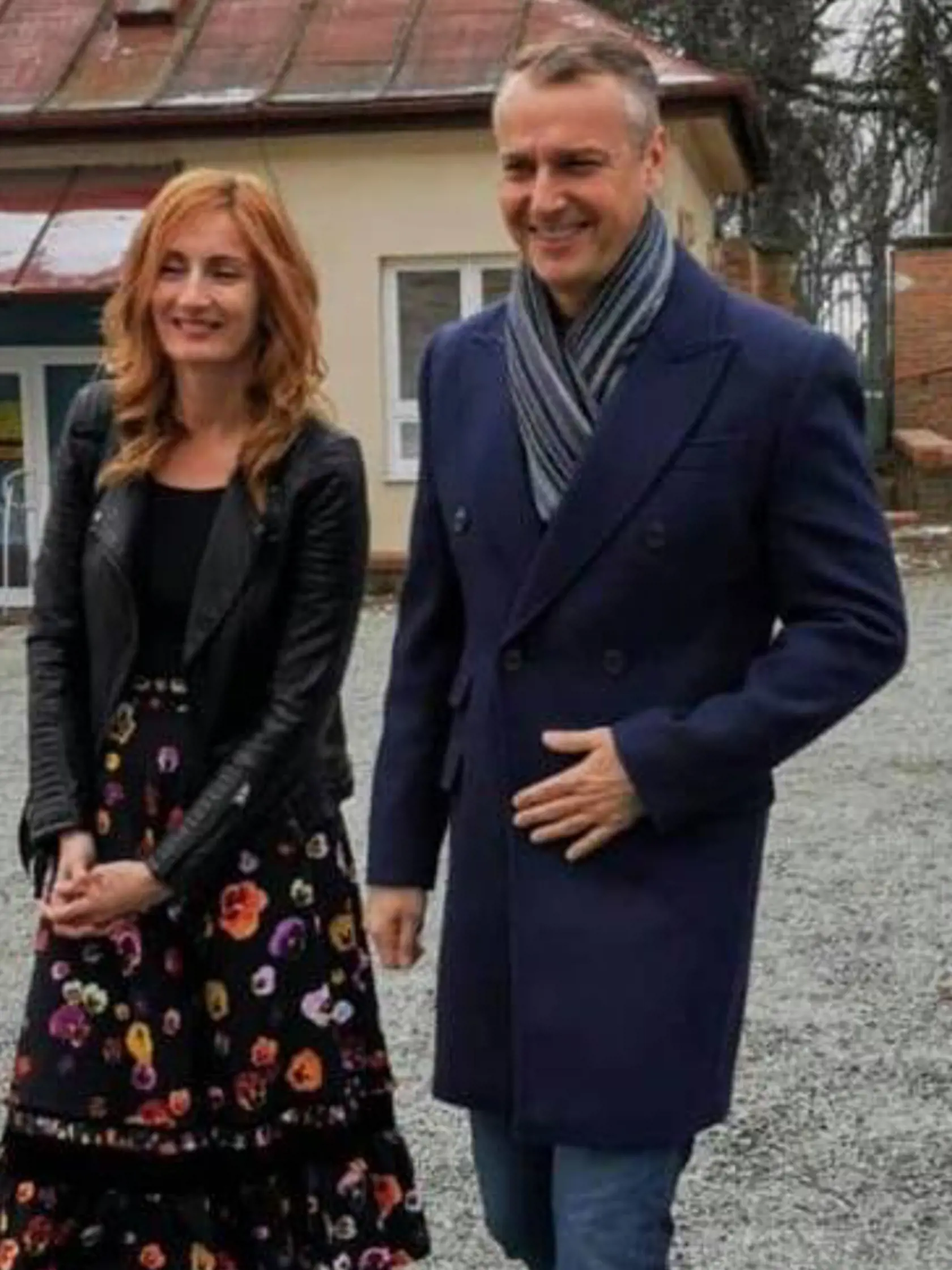 Richard Raši s manželkou Máriou smerujú k volebnej urne. (archív)