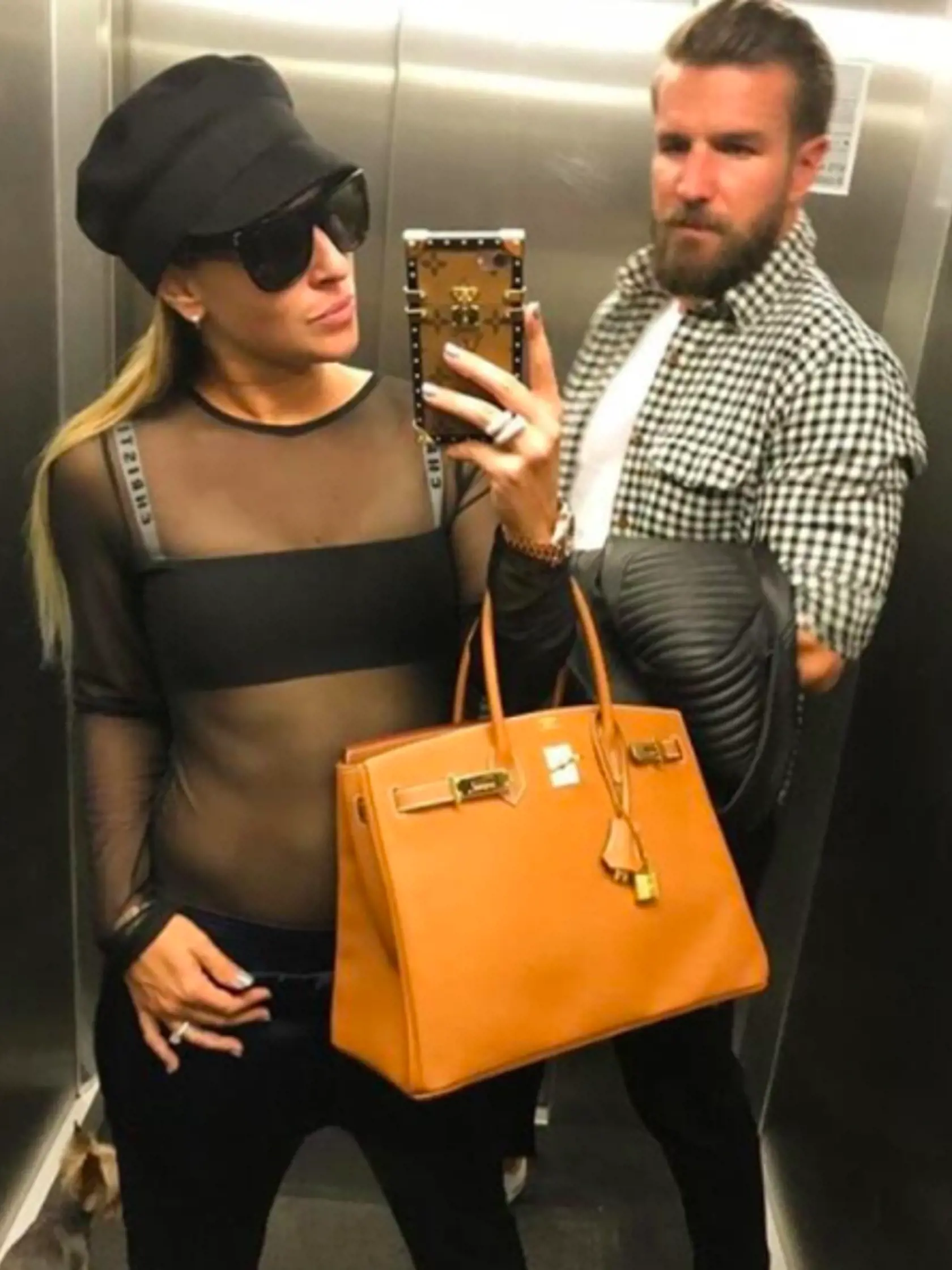 Hermès Birkin za približne 15-tisíc eur.