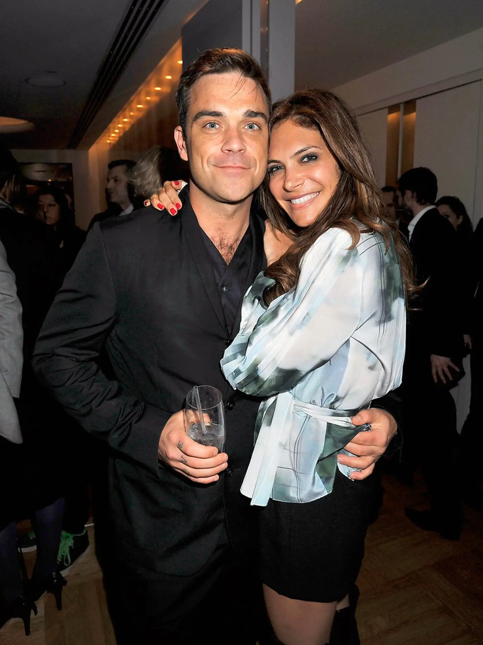 Robbie Williams so svojou manželkou Aydou Field.