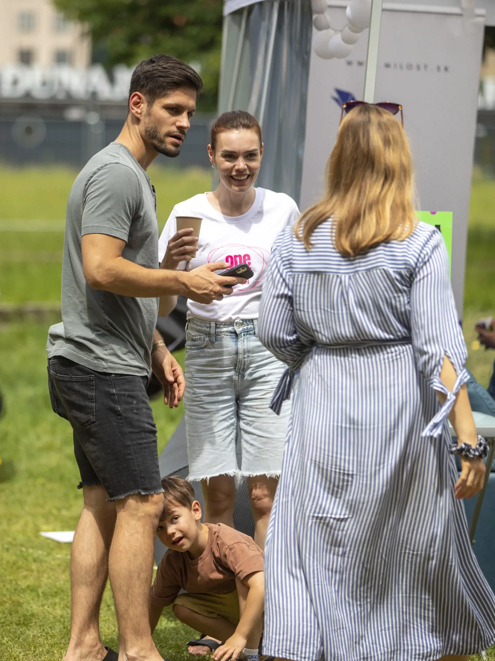 Manželia Mária a Adrián Bartalos na festivale spoločenstva Milosť. Chceli sme s nimi spraviť rozhovor, ale povedali nám, že majú veľa práce s organizáciou.