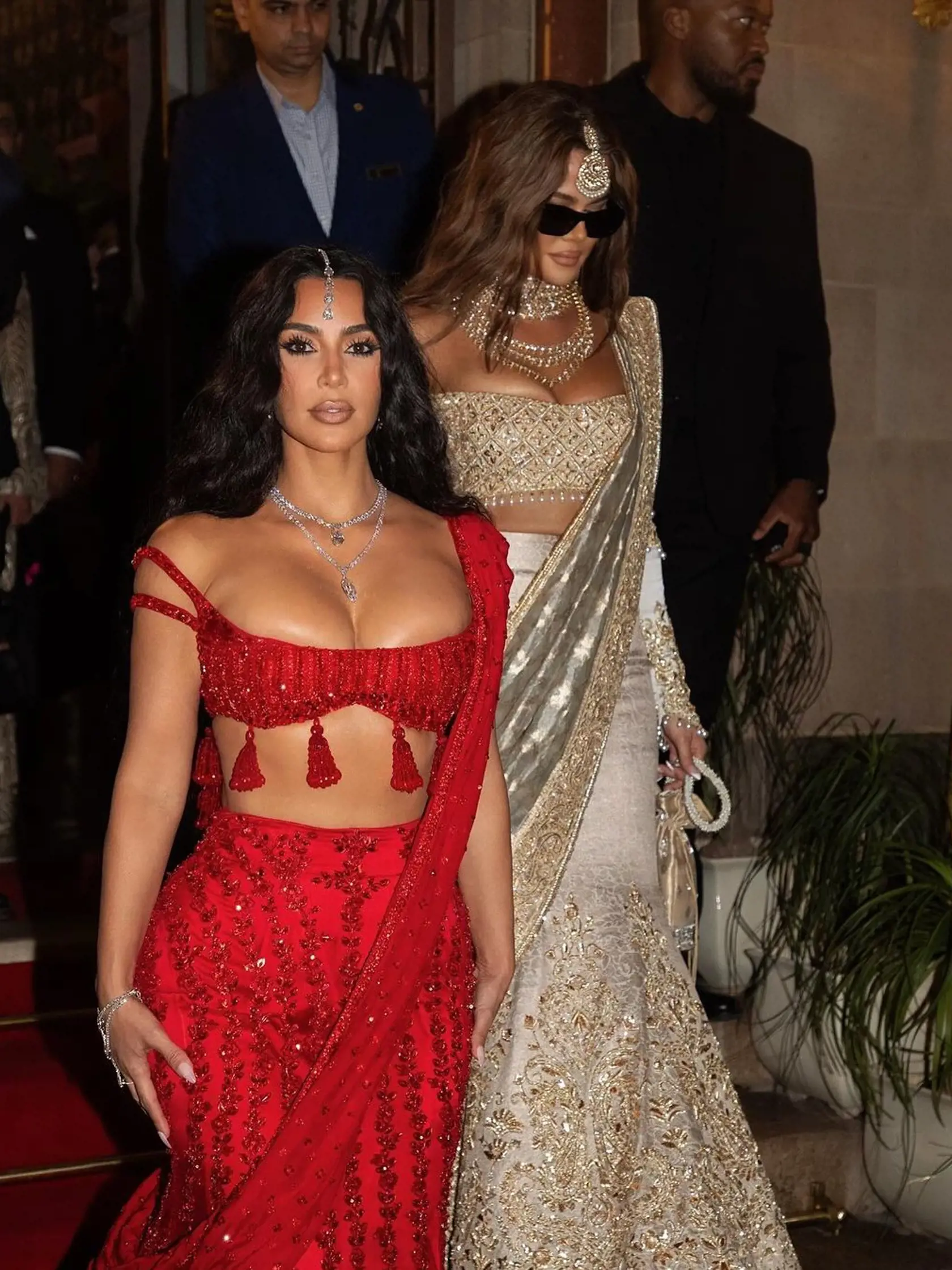 Kim a Khloé Kardashianové by sa mohli pobiť o úlohu princeznej Jazmíny z rozprávky o Aladinovi.
