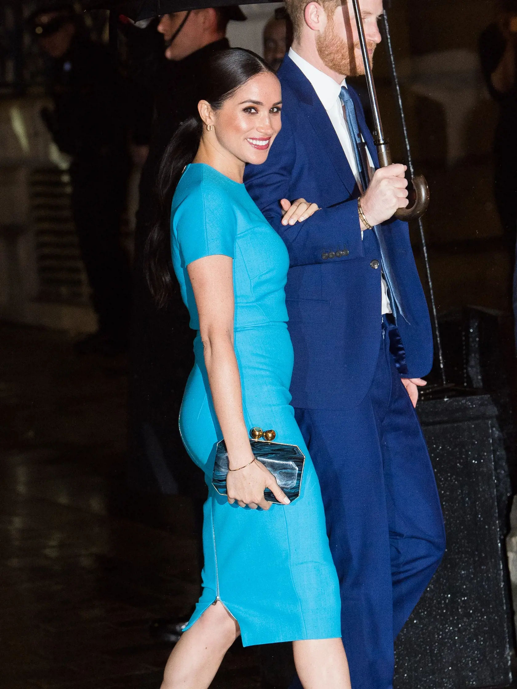 Vojvodkyňa Meghan dorazila po boku Harryho do Londýna.  Je presvedčená, že sa s Harrym rozhodli správne.
