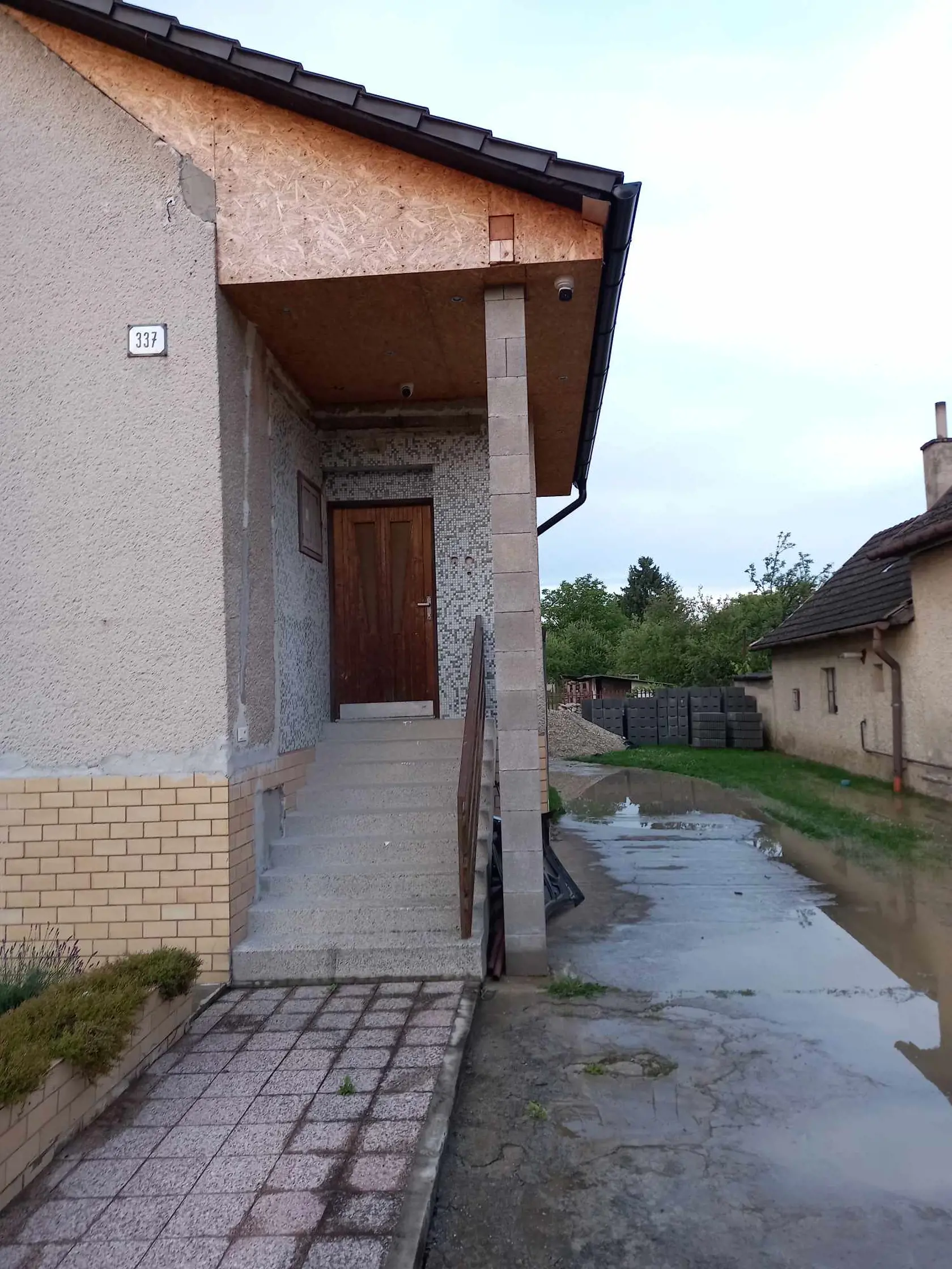 7. Aby nahlásenie poistnej udalosti a vyplatenie poistného plnenia prebehlo rýchlo a bez problémov, dôležité je komunikovať s poisťovňou, riadiť sa jej pokynmi a dodať jej všetky vyžiadané a úplné podklady, aby nedošlo k spomaleniu likvidácie.