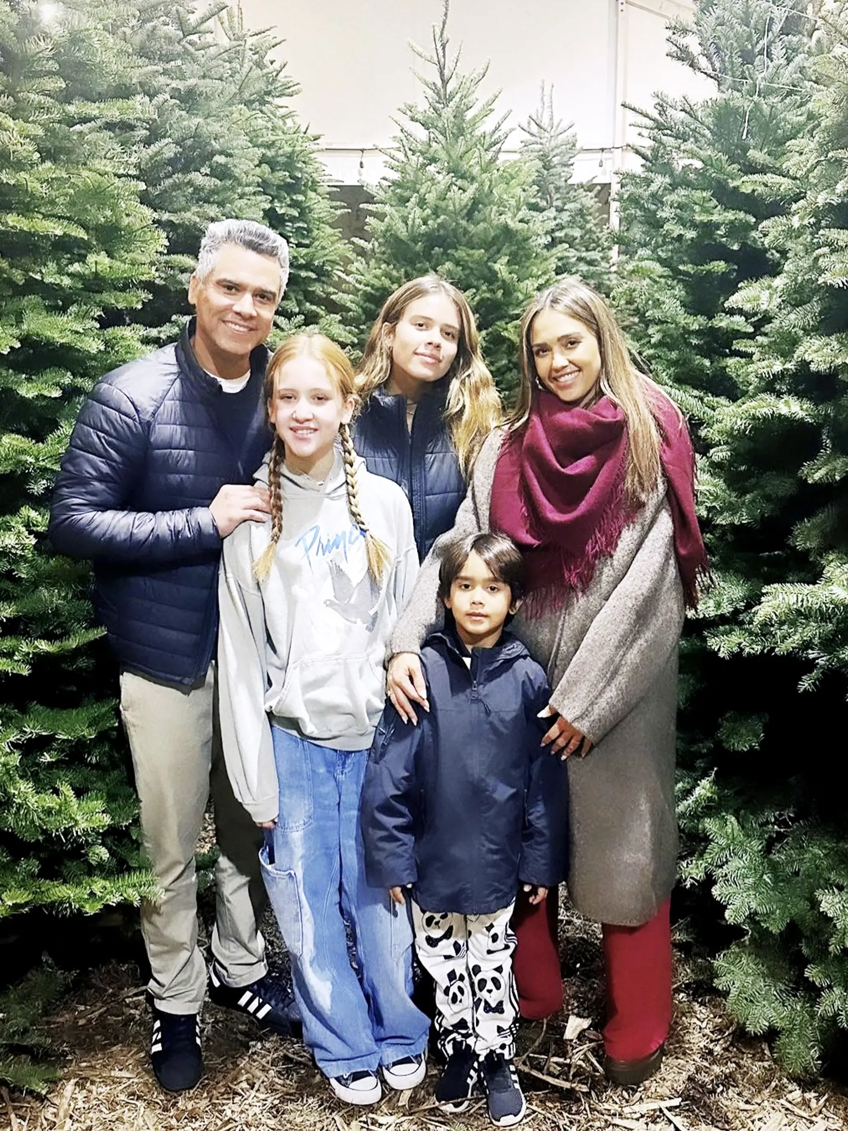 Herečka Jessica Alba s rodinou tiež zdieľala svoju skúsenosť s hospitalizáciou dieťaťa.
