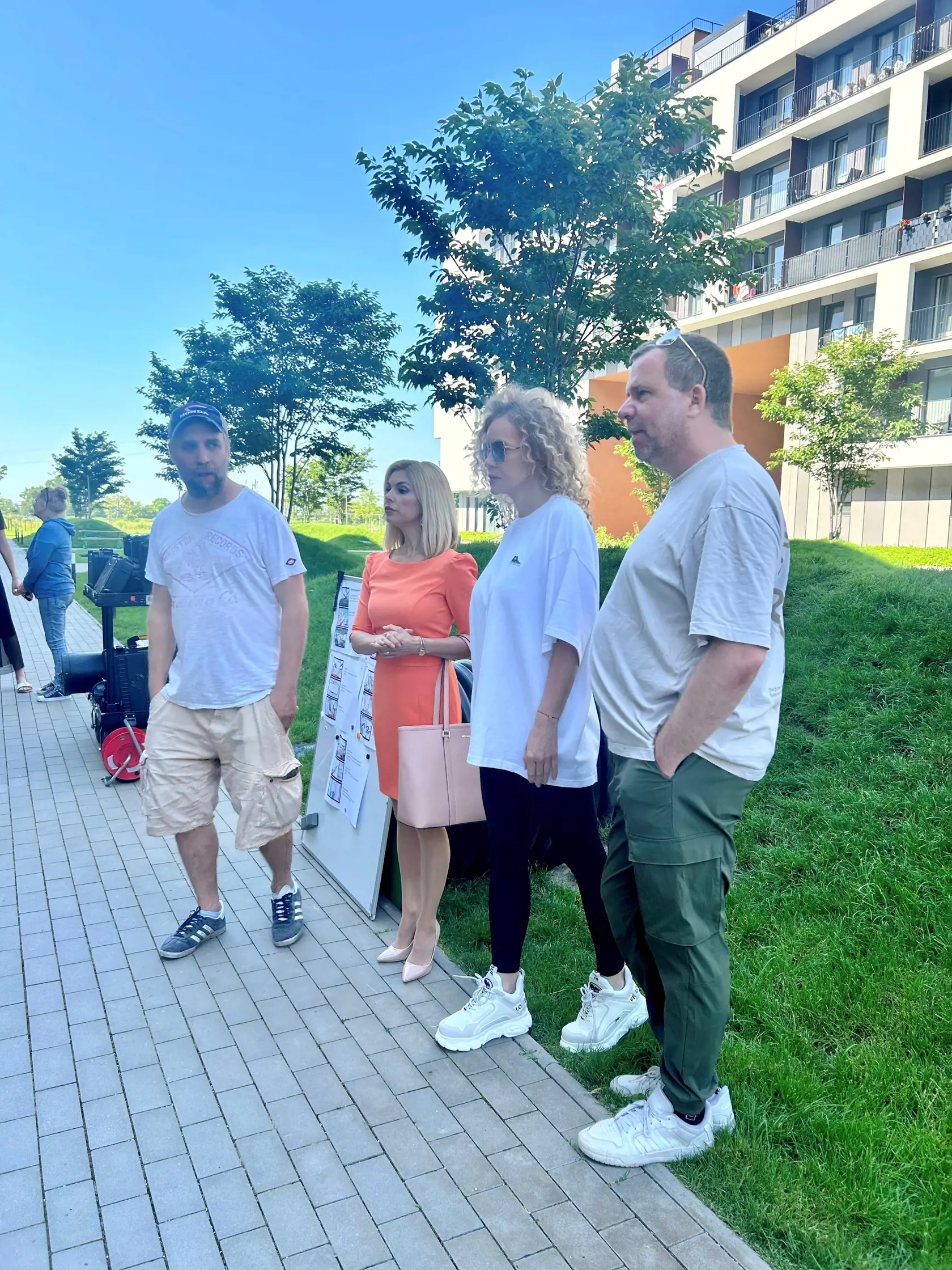 Televízia ta3 promuje rýchle spravodajstvo v novom spote, v ktorom si zahrali známe tváre ta3.