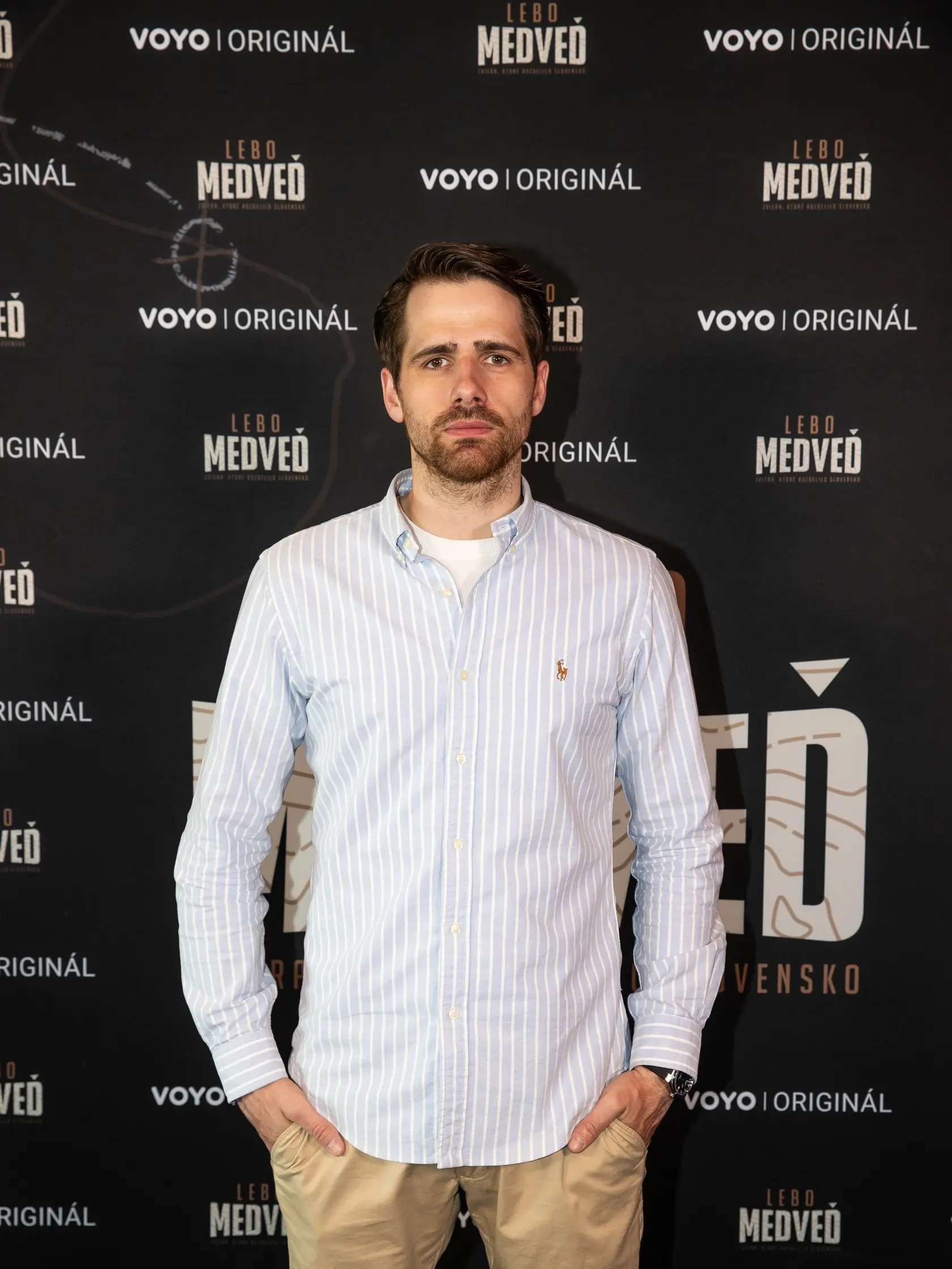 Na snímke Filip Šebesta na predstavení Slovenského dokumentárneho seriálu Lebo medveď.