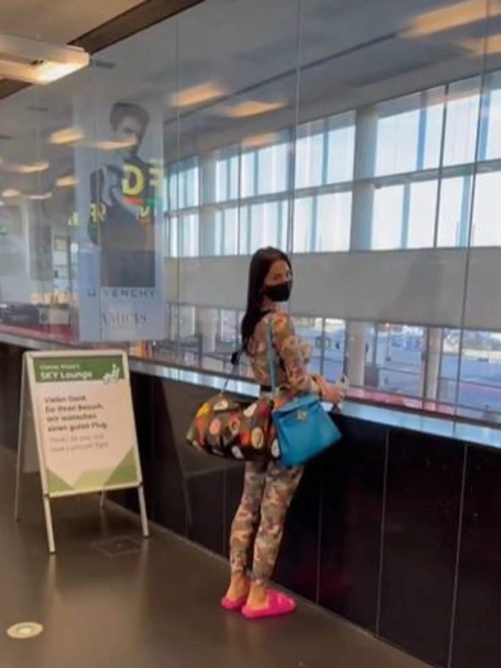 Zuzana Plačková na letisku. S manželom Reném odleteli do Dubaja.