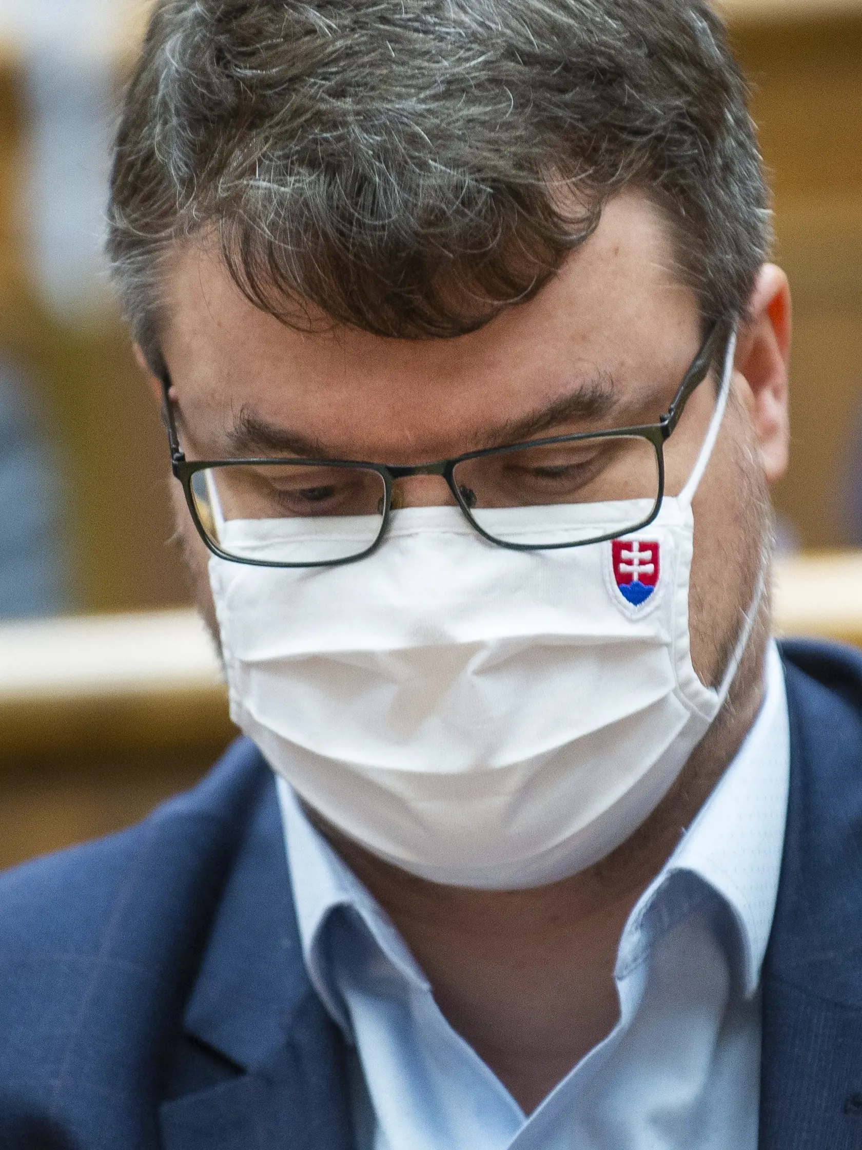 Na snímke podpredseda vlády pre legislatívu a strategické plánovanie Štefan Holý (Sme rodina)  na zasadnutí 18. schôdze parlamentu v Bratislave, v stredu 9. decembra 2020. Parlament schválil zákon roka, teda návrh štátneho rozpočtu na budúci rok. Zahlasovalo zaň 91 zo 141 prítomných zákonodarcov. FOTO TASR - Jakub Kotian