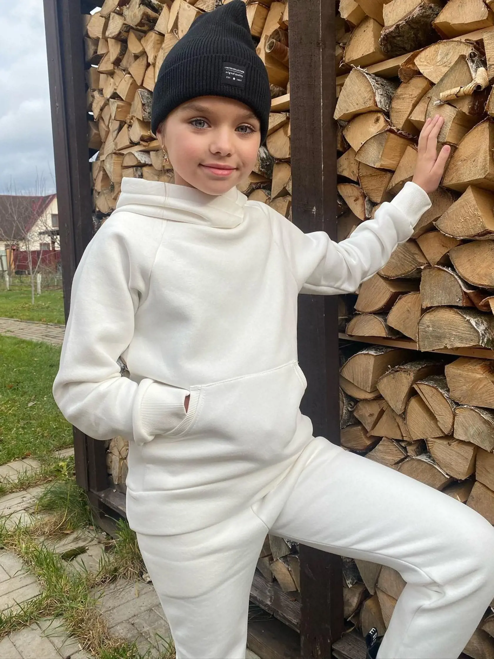 Anastazia v mladom veku dosiahla impozantný úspech tým, že sa stala najmladšou modelkou, ktorá sa objavila na stránkach francúzskeho Vogue. Jej zvodný pôvab a prirodzené charisma rýchlo získali srdcia mnohých, čo viedlo k získaniu 1,4 milióna nasledovníkov na Instagrame.