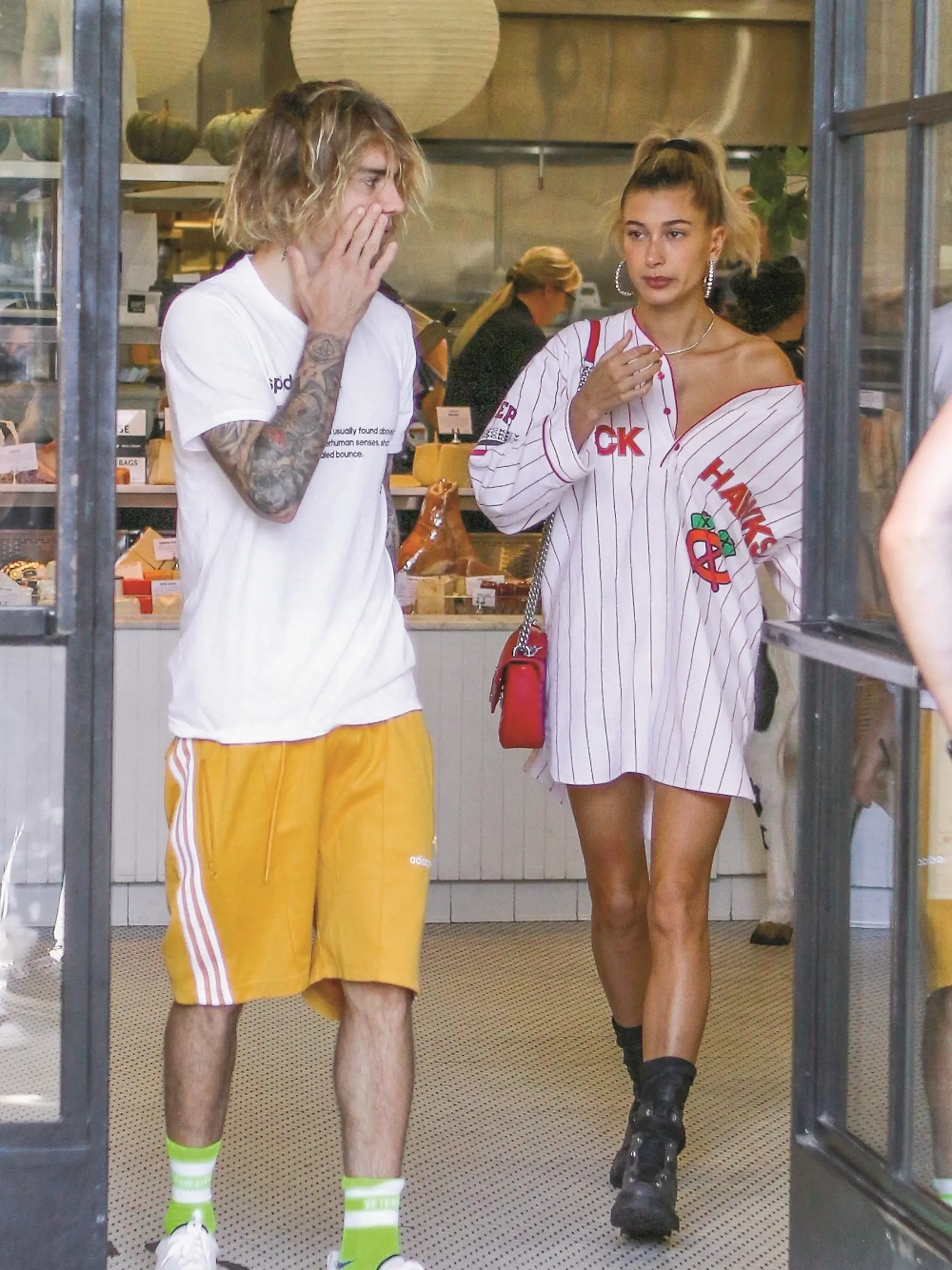 Studio City, CA  - Justin Bieber and Hailey leaving lunch in Studio City. Bieber recently broke down in tears following the news of ex Selena Gomez's hospitalization.

Pictured: Justin Bieber, Hailey Baldwin



*UK Clients - Pictures Containing Children
Please Pixelate Face Prior To Publication*, Image: 390928051, License: Rights-managed, Restrictions: , Model Release: no, Credit line: Profimedia, AKM-GSI