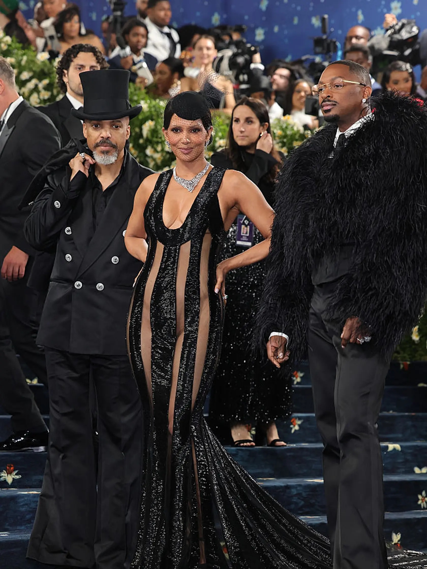 Outfit herečky Halle Berry niektorých pohoršil. 