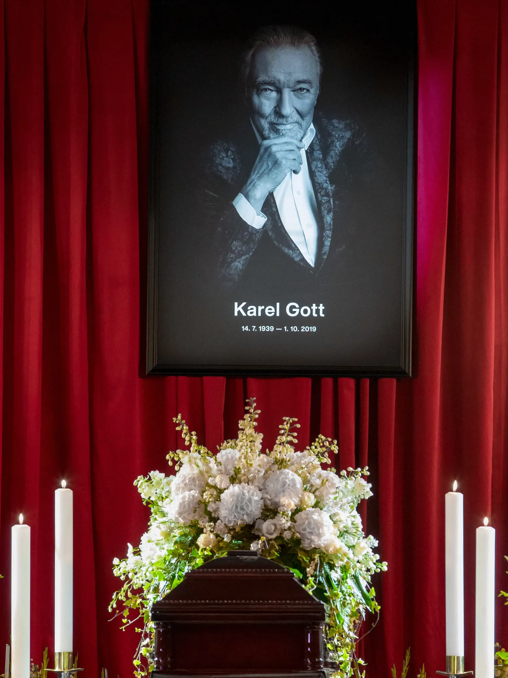 Karel Gott.