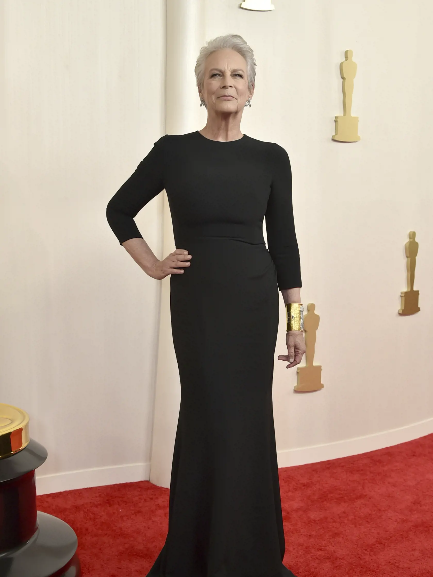 Herečka Jamie Lee Curtisová prichádza na slávnostné udeľovanie cien Americkej akadémie filmových umení a vied (AMPAS) v Los Angeles 10. marca 2024. FOTO TASR/AP