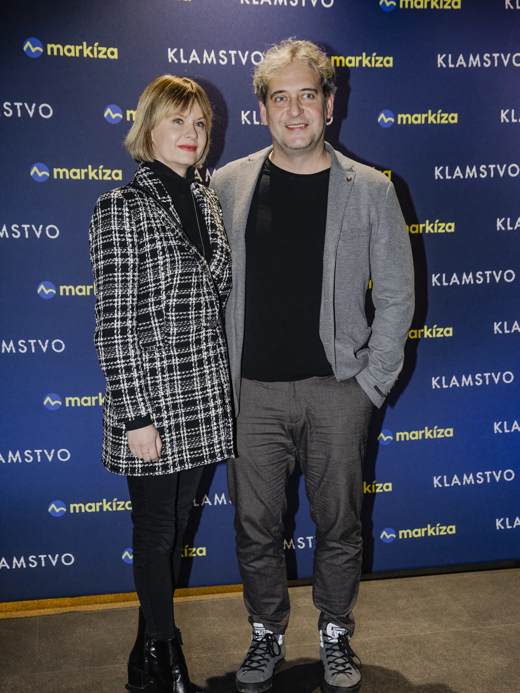 Na snímke Martin Mňahončák s manželkou Katarínou počas premiéry nového seriálu TV Markíza, Klamstvo.