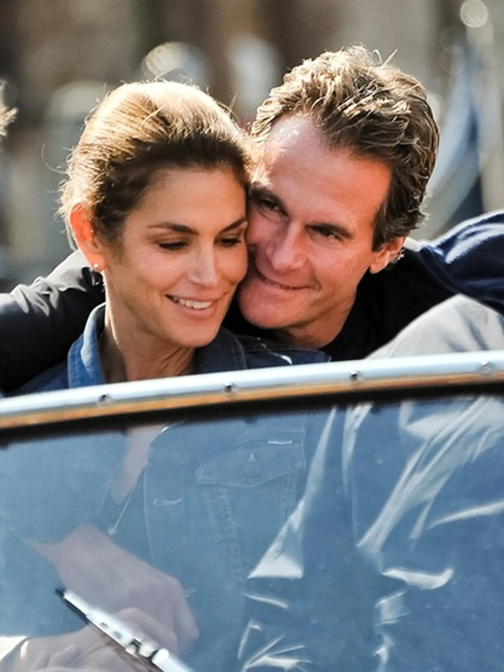 Do Benátok v piatok dorazila aj modelka Cindy Crawford s manželom Rande Gerberom.