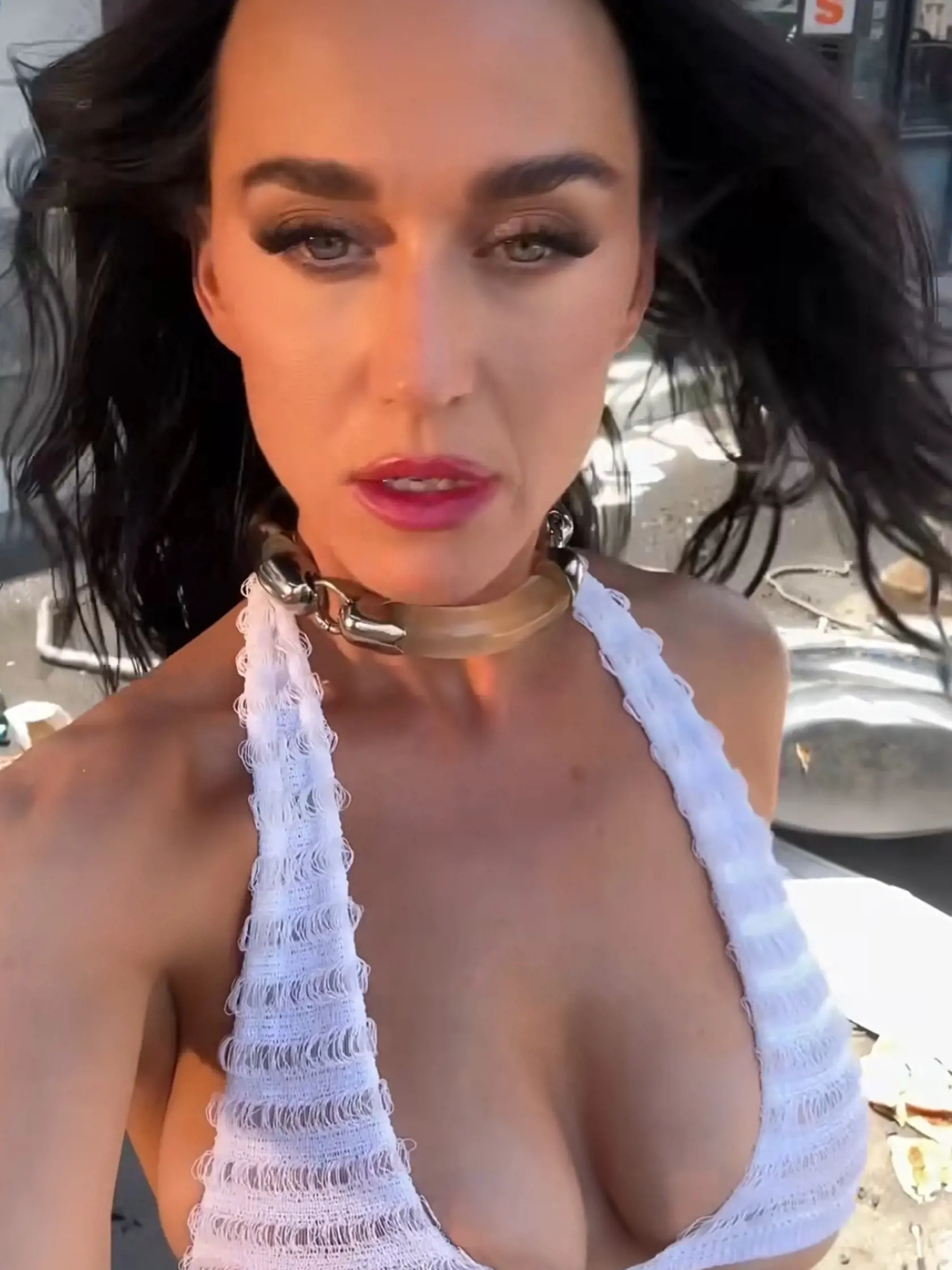 Katy Perry sa zmenila na nepoznanie!