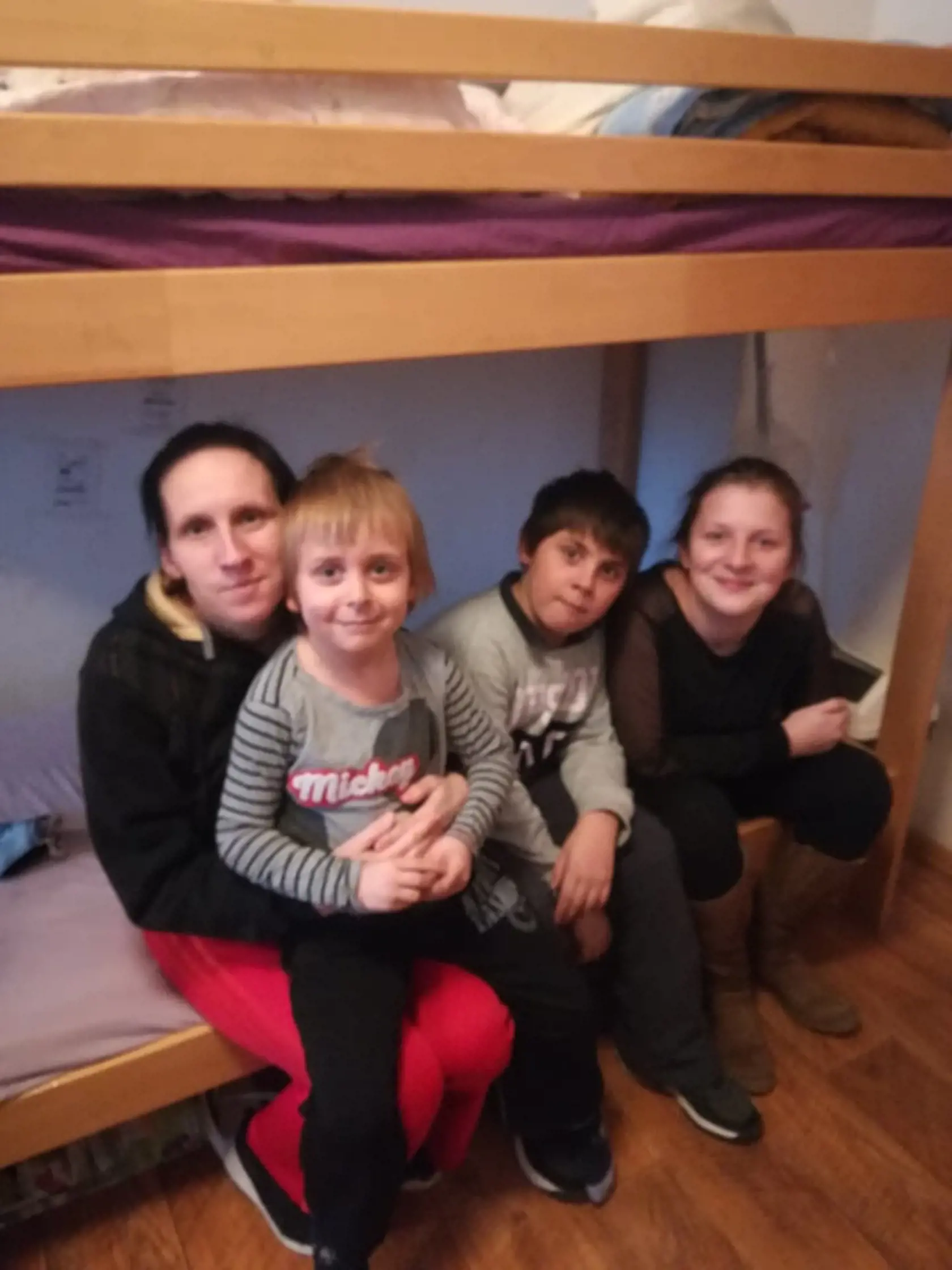 Anka Fogošová (34) z Prešova žije sama s tromi malými deťmi Kikou (14), Paľkom (10) a Peťkom (5).
