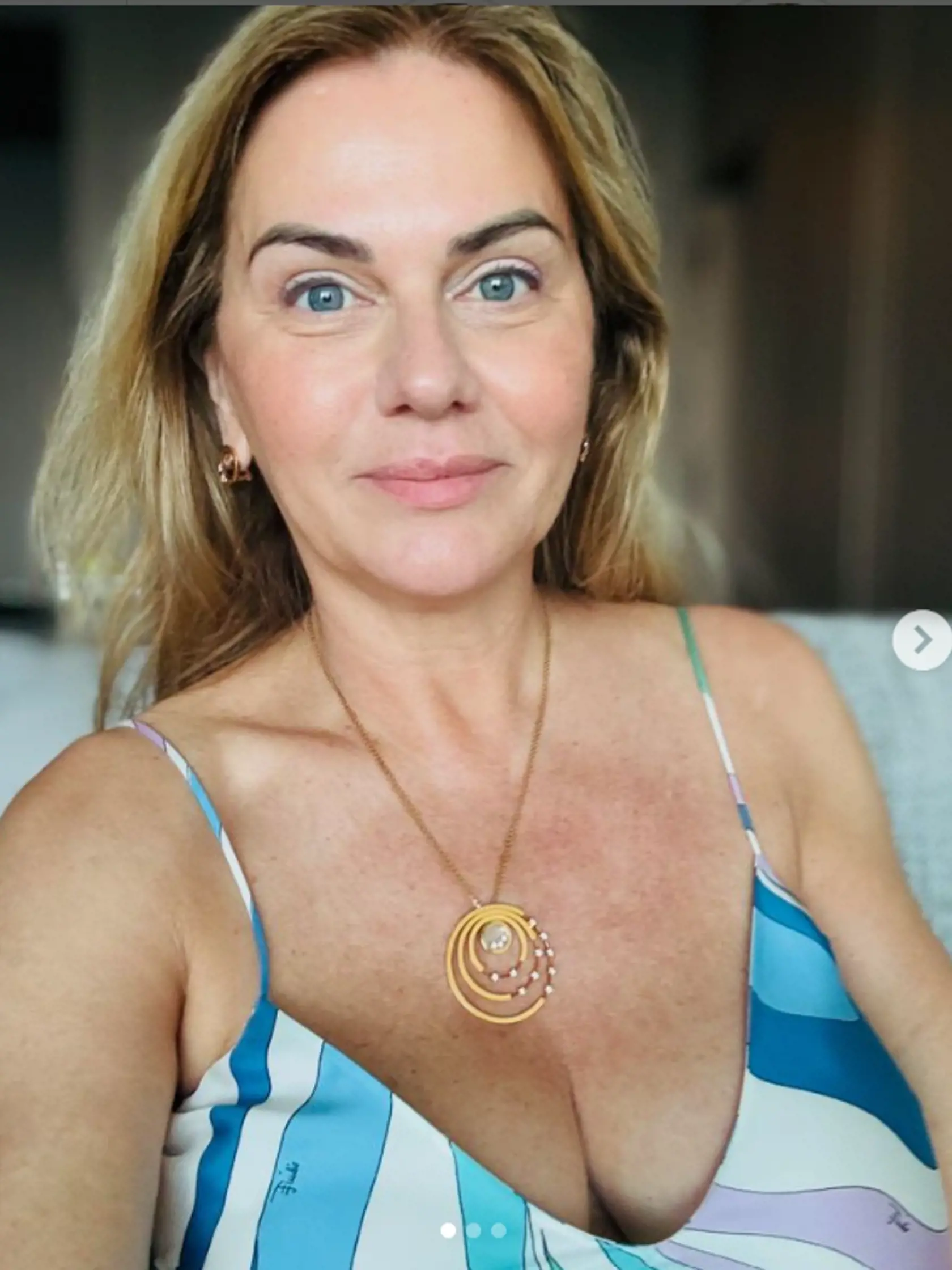 Monika Beňová zverejnila fotky, na ktorých vynikli jej veľké prsia.