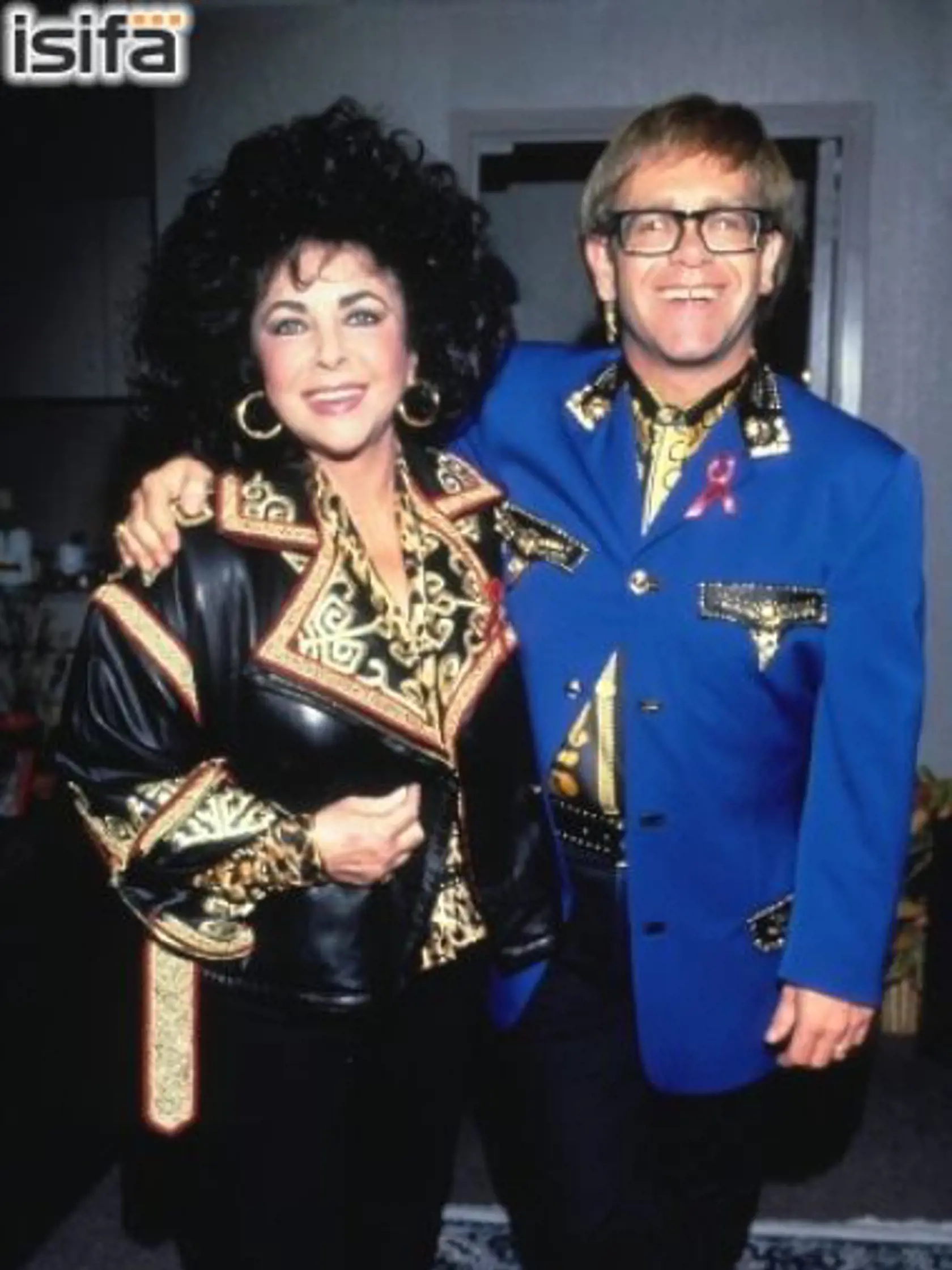 Na snímke zo roku 1992 Elizabeth Taylor so svojím dobrým kamarátom Eltonom Johnom.
