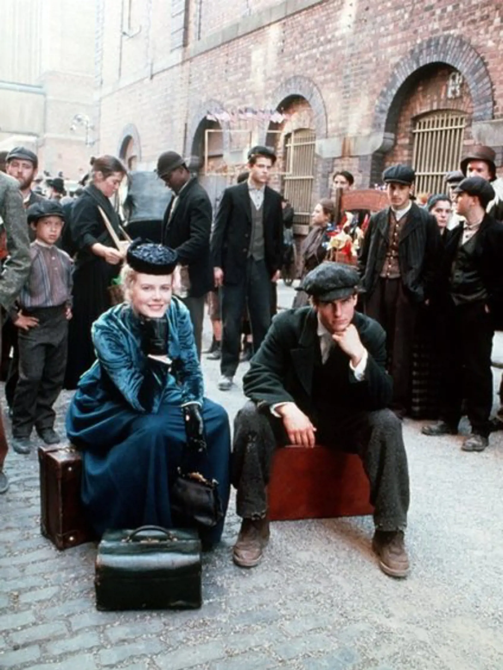 Pri natáčaní filmu Navždy a ďaleko sa spoznal s Nicole Kidman, s ktorou tvoril pár.