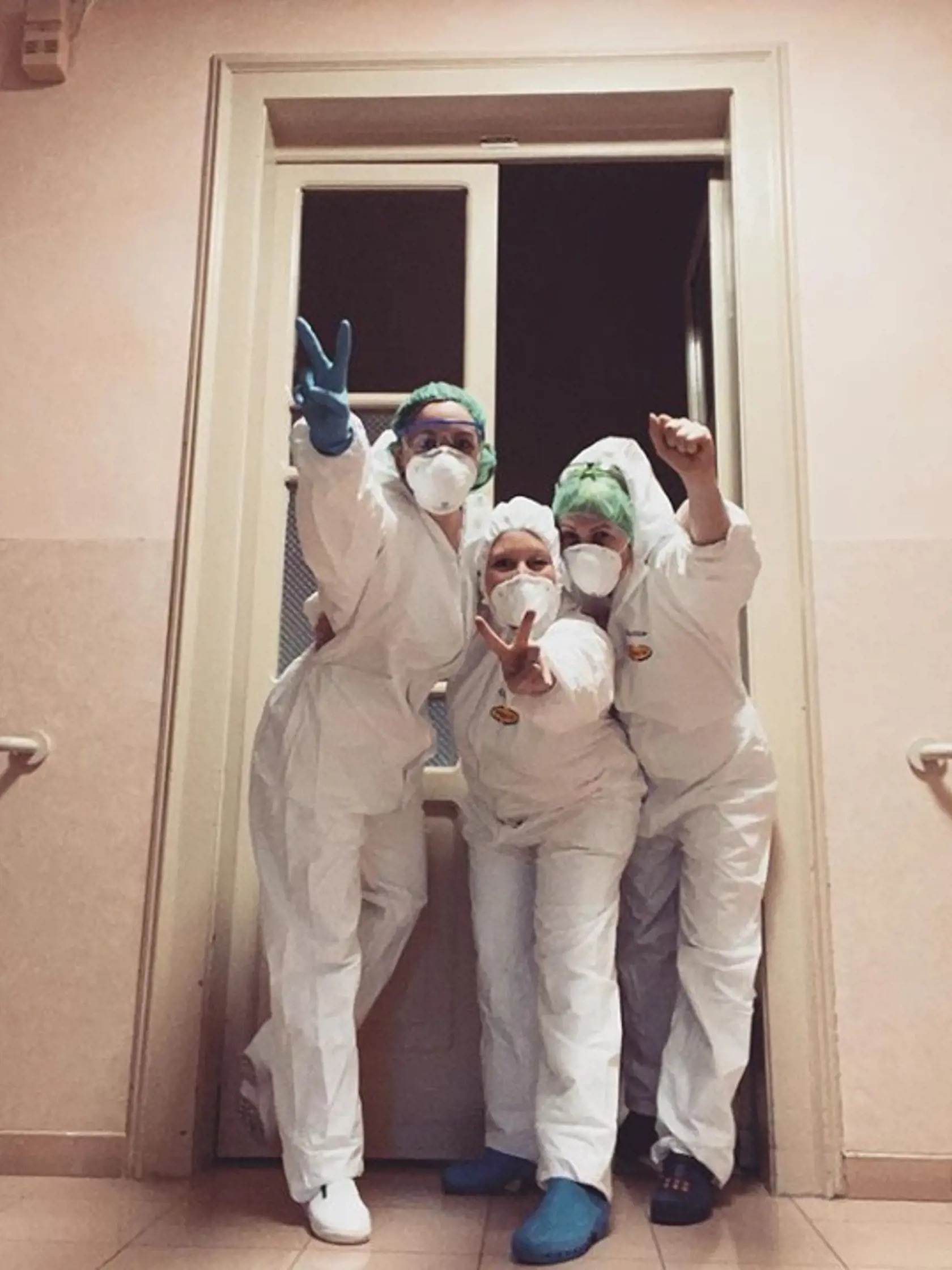 Hrdinovia dnešných dní: Dojemné foto talianskych zdravotníkov, ktorí bojujú s koronavírusom so všetkých síl.
