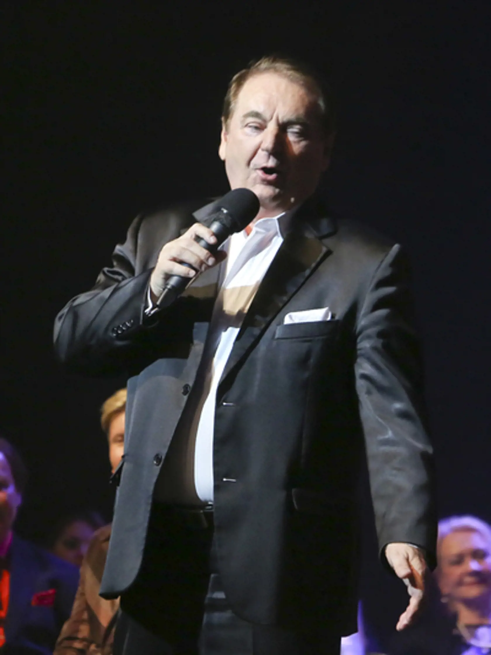 Oslava narodenín Sisi Lelkes Sklovskej v bratislavskom Divadle Nová Scéna spojená s jej koncertom a následným rautom v priestoroch divadla. Nechýbal na nej ani Peter Stašák.