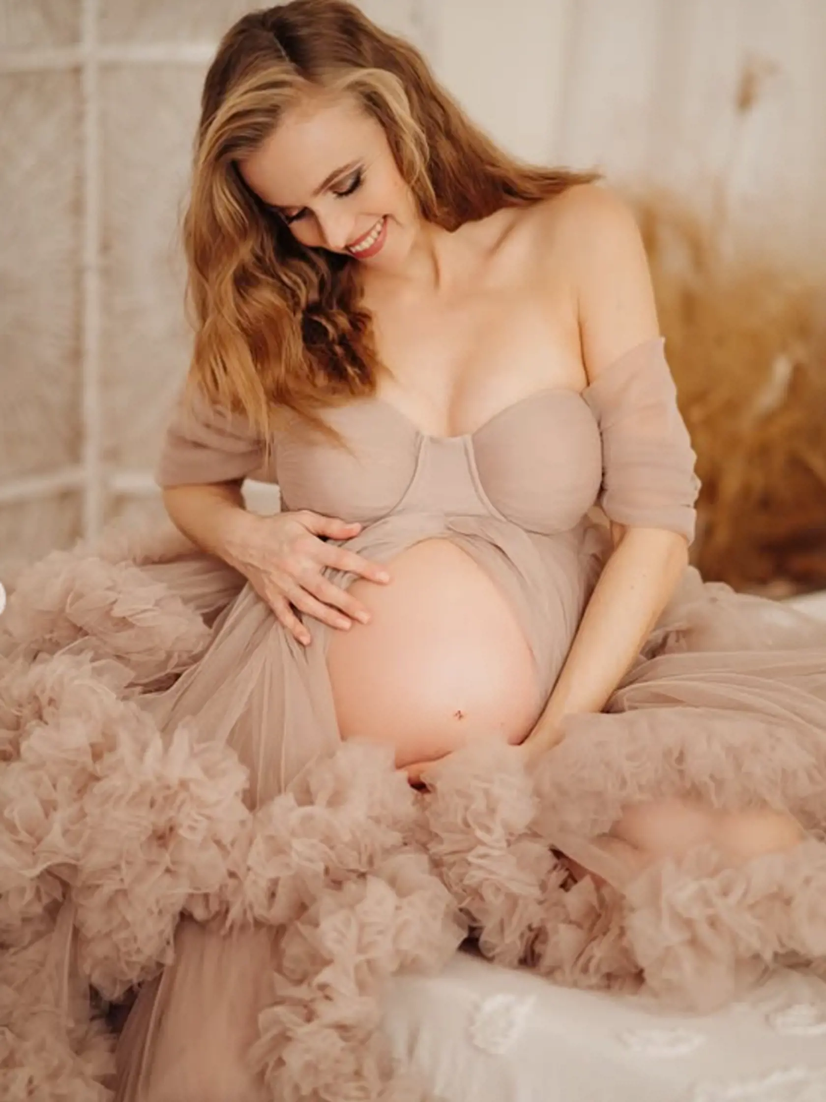 Petra sa nevie dočkať vytúženej dcérky. tak si dala urobiť zopár fotografií na pamiatku...