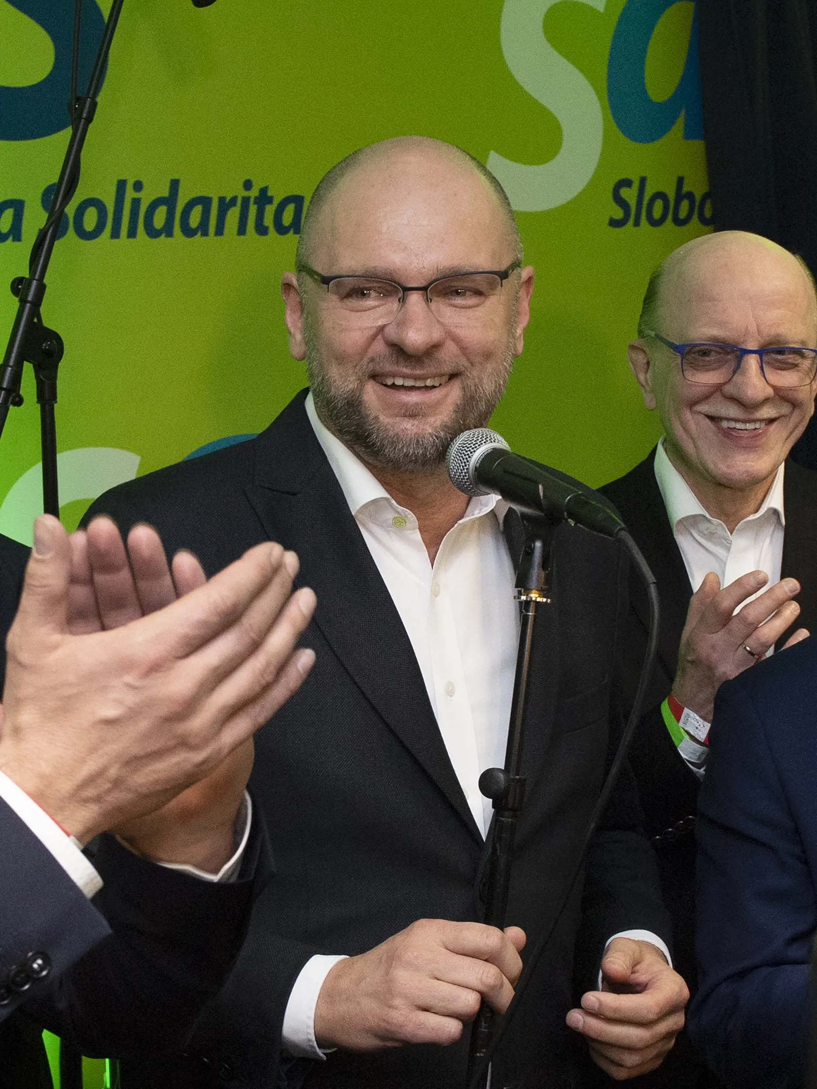 Alojz Baránik spôsobil v parlamente nečakaný rozruch. Napokon sa však ukázalo, že koronavírus nemá.