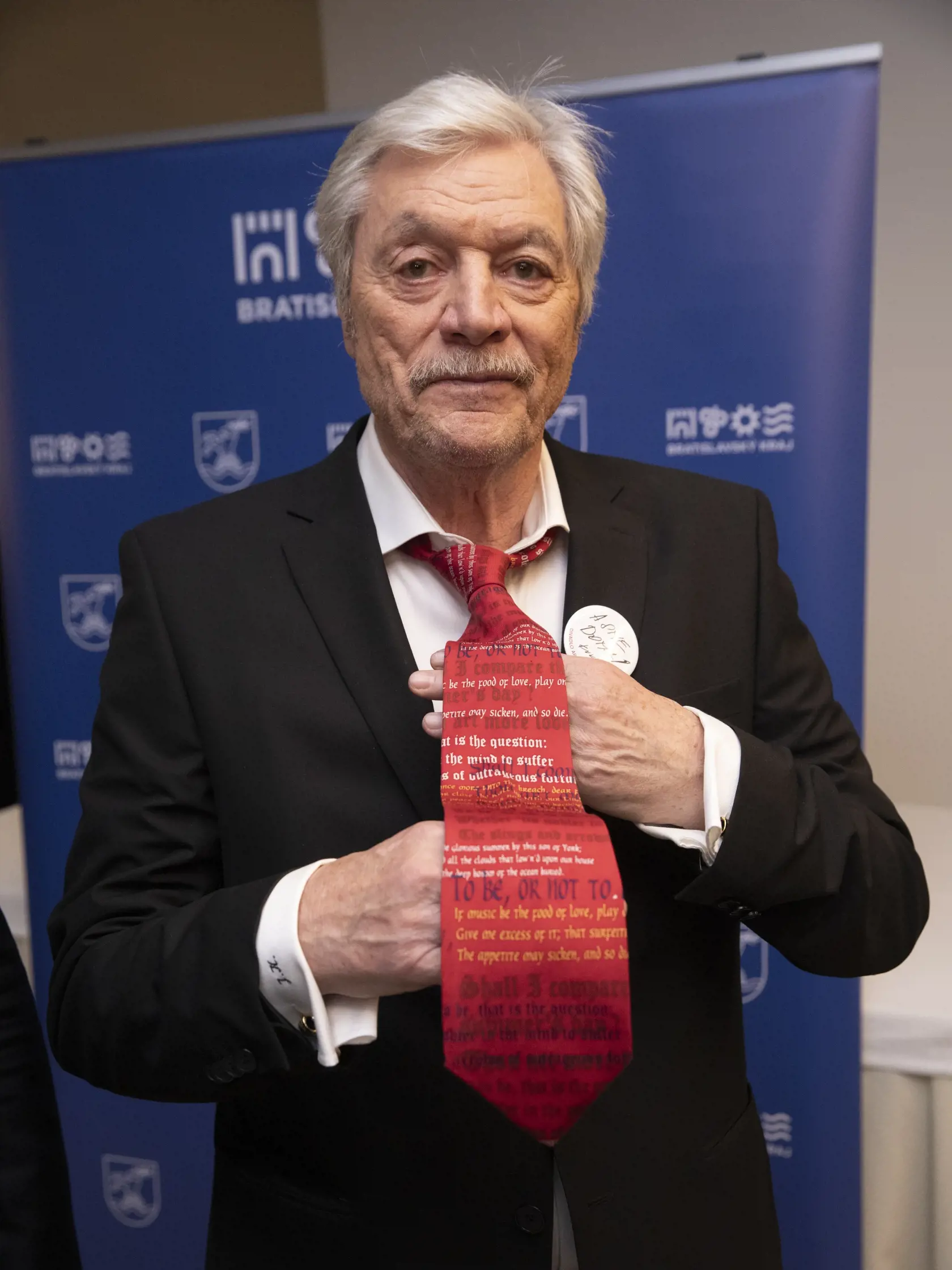 Herec a riaditeľ divadla Aréna Juraj Kukura.