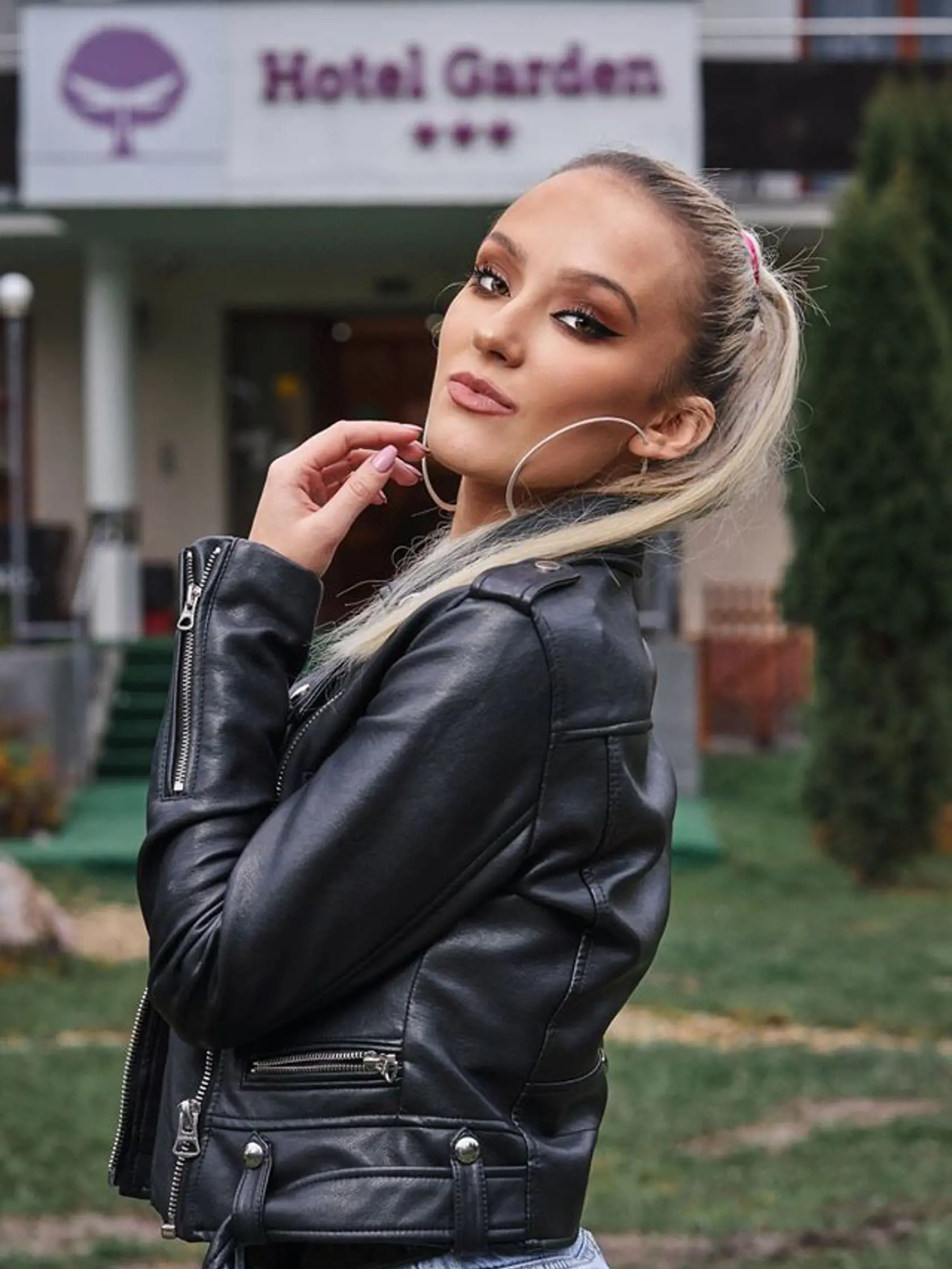 Lukrécia Lecáková (19), Vranov študuje tlmočníctvo a prekladateľstvo na Filozofickej fakulte Prešovskej univerzity.