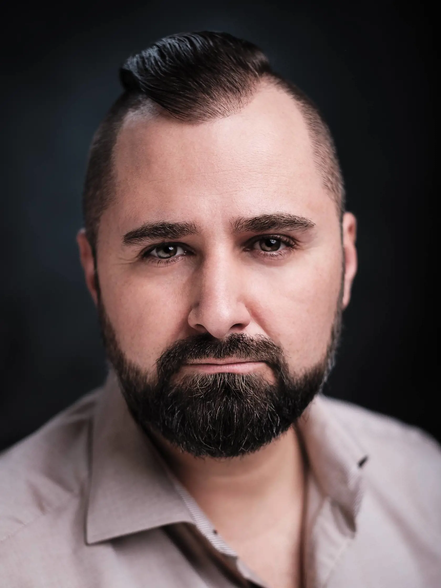 Patrick Linhart sa postavil proti predĺženiu núdzového stavu. Podporí ho aj ďalší poslanec Sme rodina Martin Borguľa?