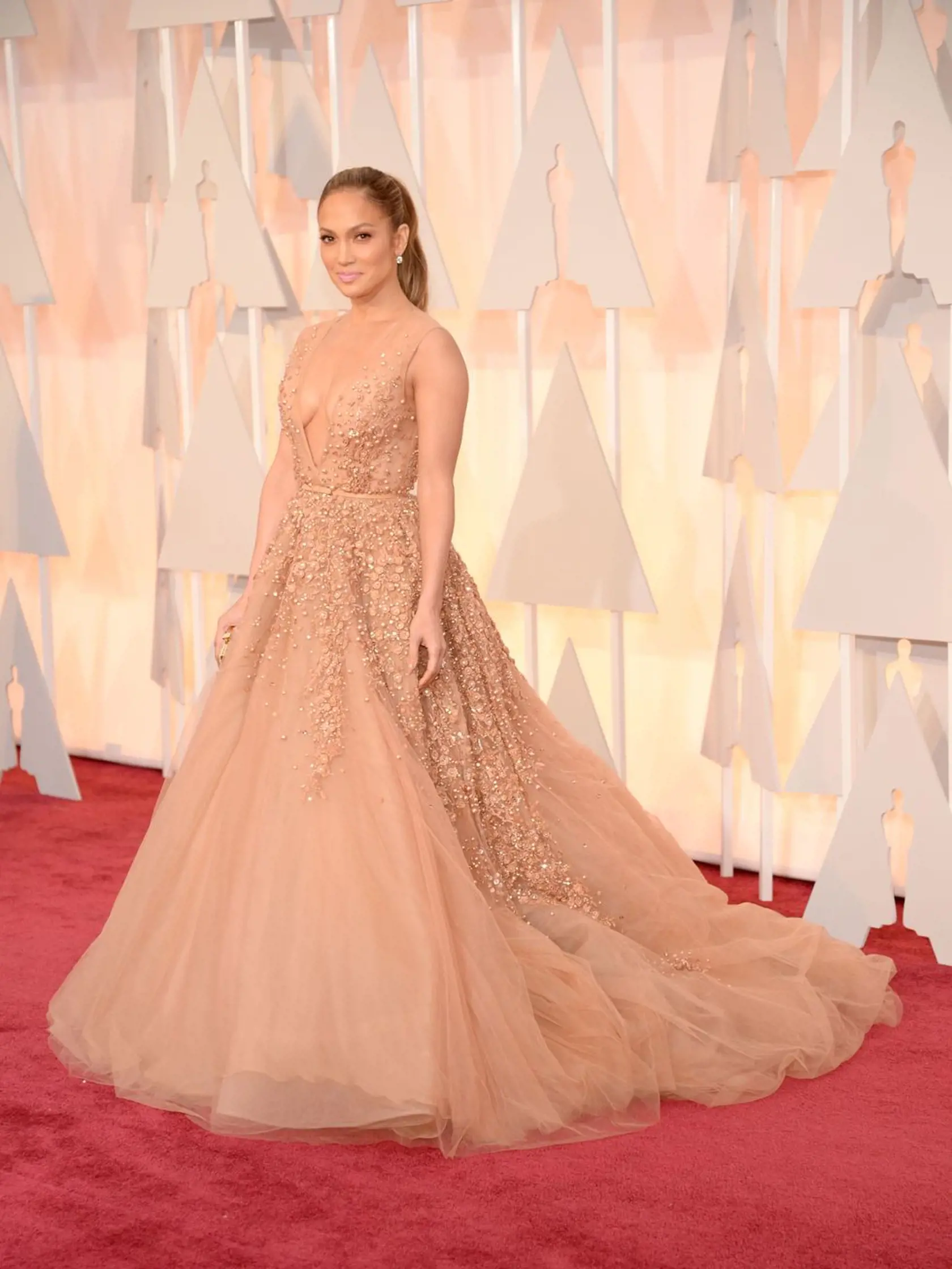 Jennifer Lopez v róbe od Elie Saab na Academy Awards 2015.