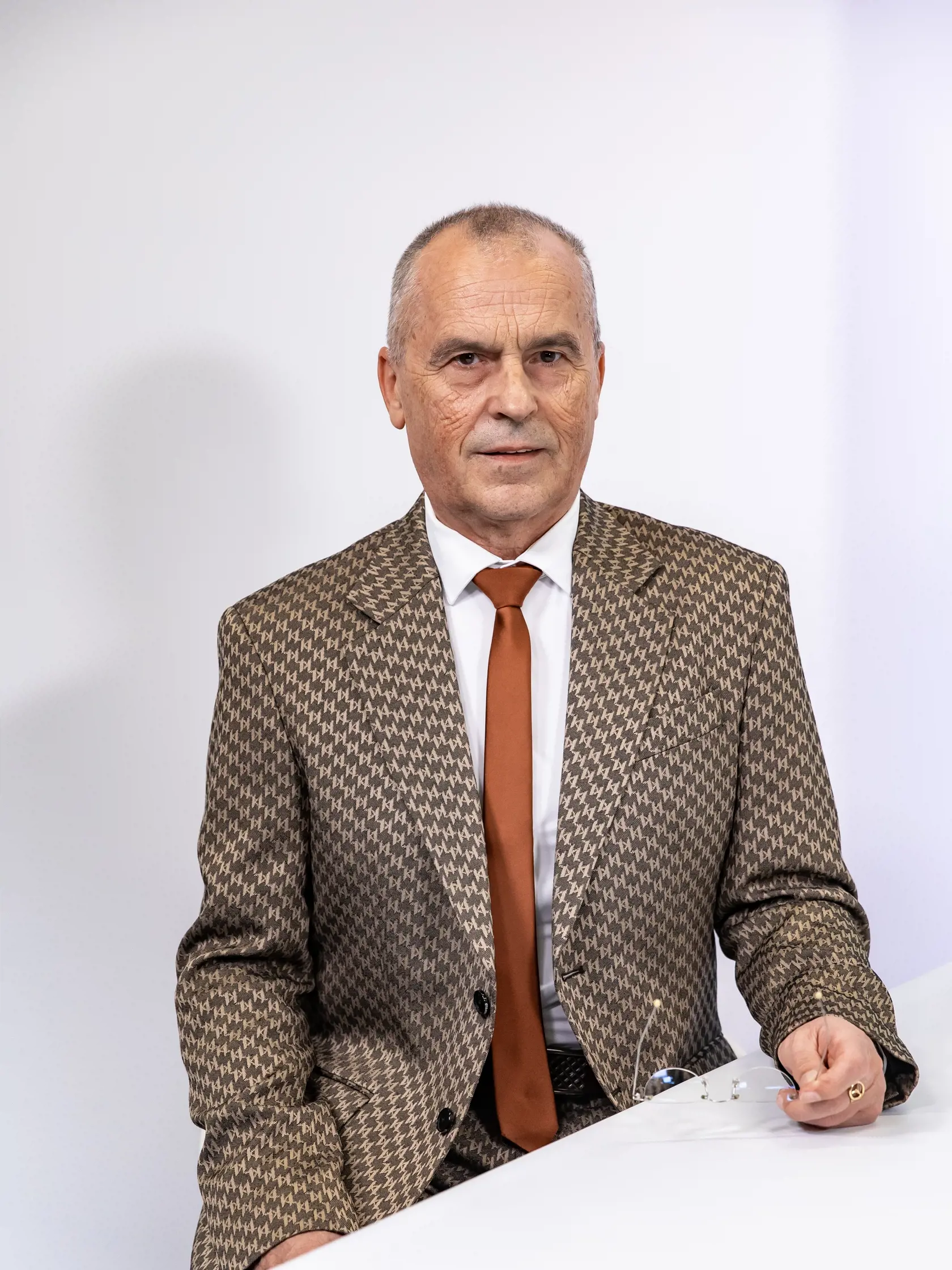 Advokát Ondrej Mularčík vytýka správe Európskej komisie, že je neobjektívna a neúplná.