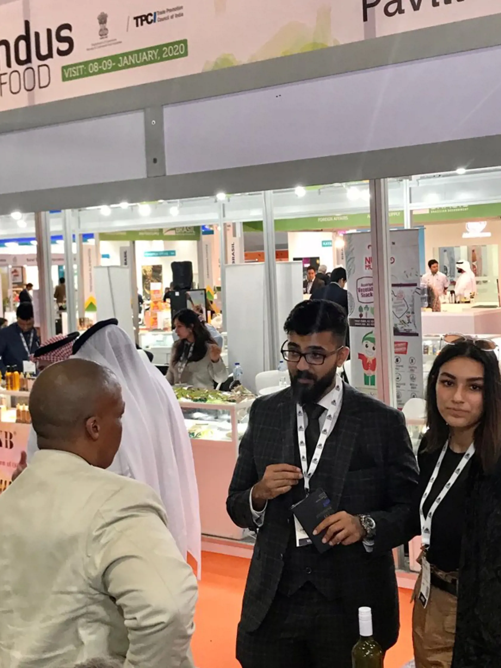 Slovenskí podnikatelia si už zvykli chodiť na veľtrhy a výstavy do Emirátov. Teraz sa o podnikaní v Arabskom zálive môžete dozvedieť viac priamo v Bratislave.