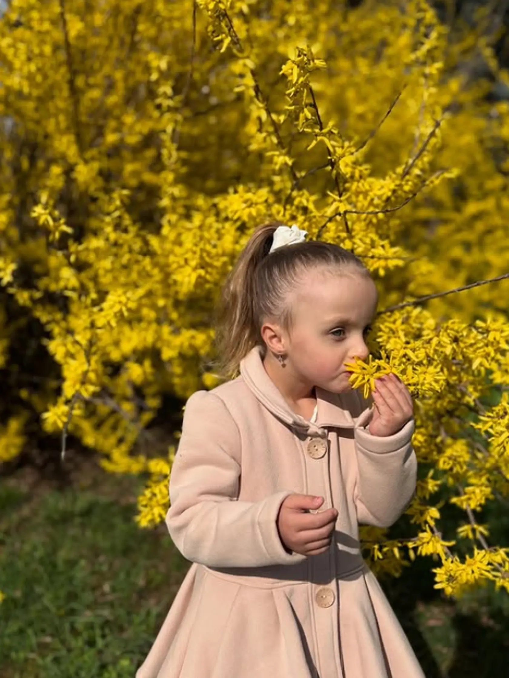 Daniela Nízlová najnovšie zverejnila usmievavé fotky Lindušky počas krásneho jarného počasia. Pri pohľade na ňu je viac než jasné, že z nej rastie Lobotkova verná kópia!