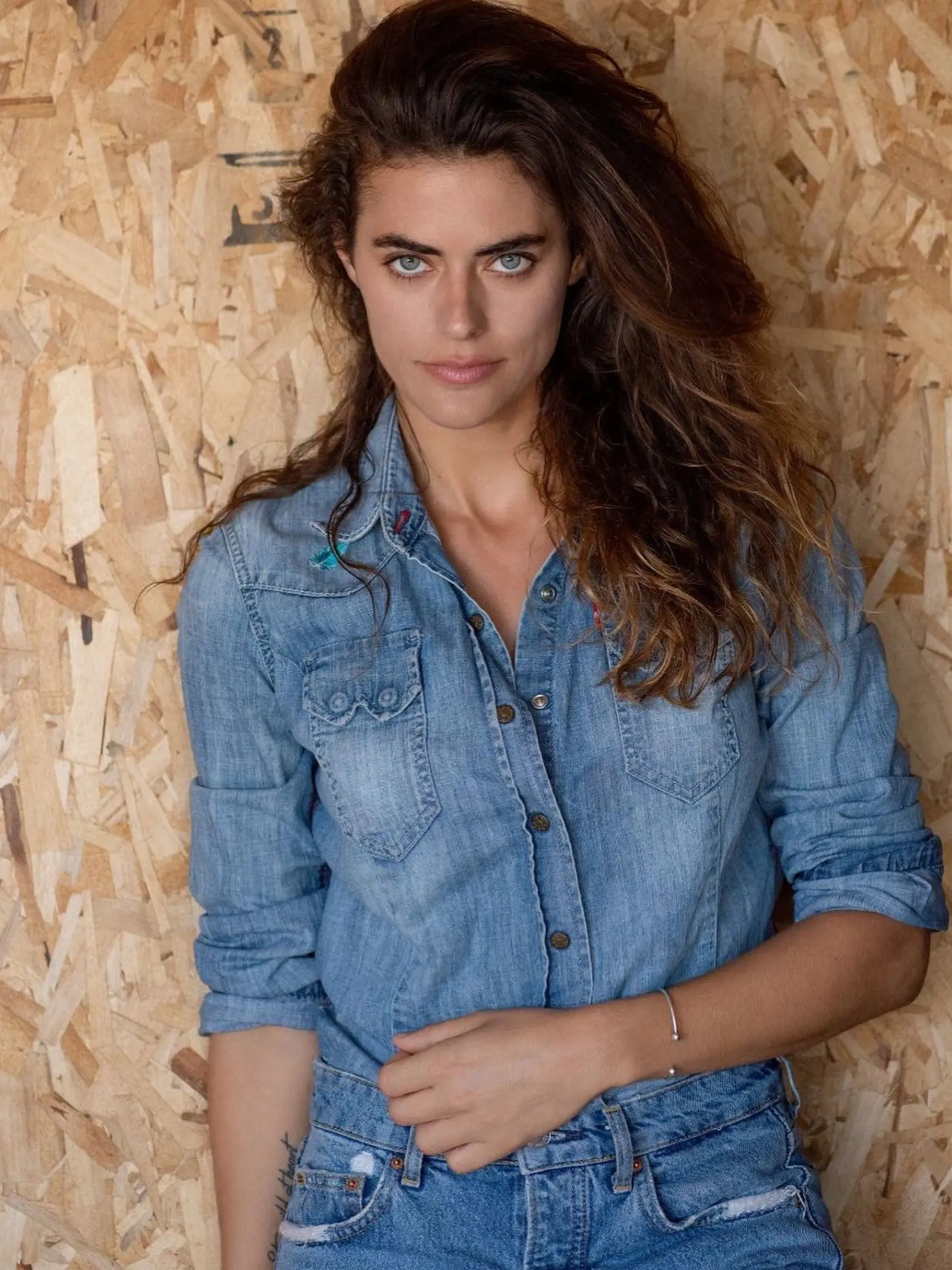 Modelka Alyson Le Borges (35) je ženským stelesnením jej slávneho dedka, francúzskeho hereca Alaina Delona.