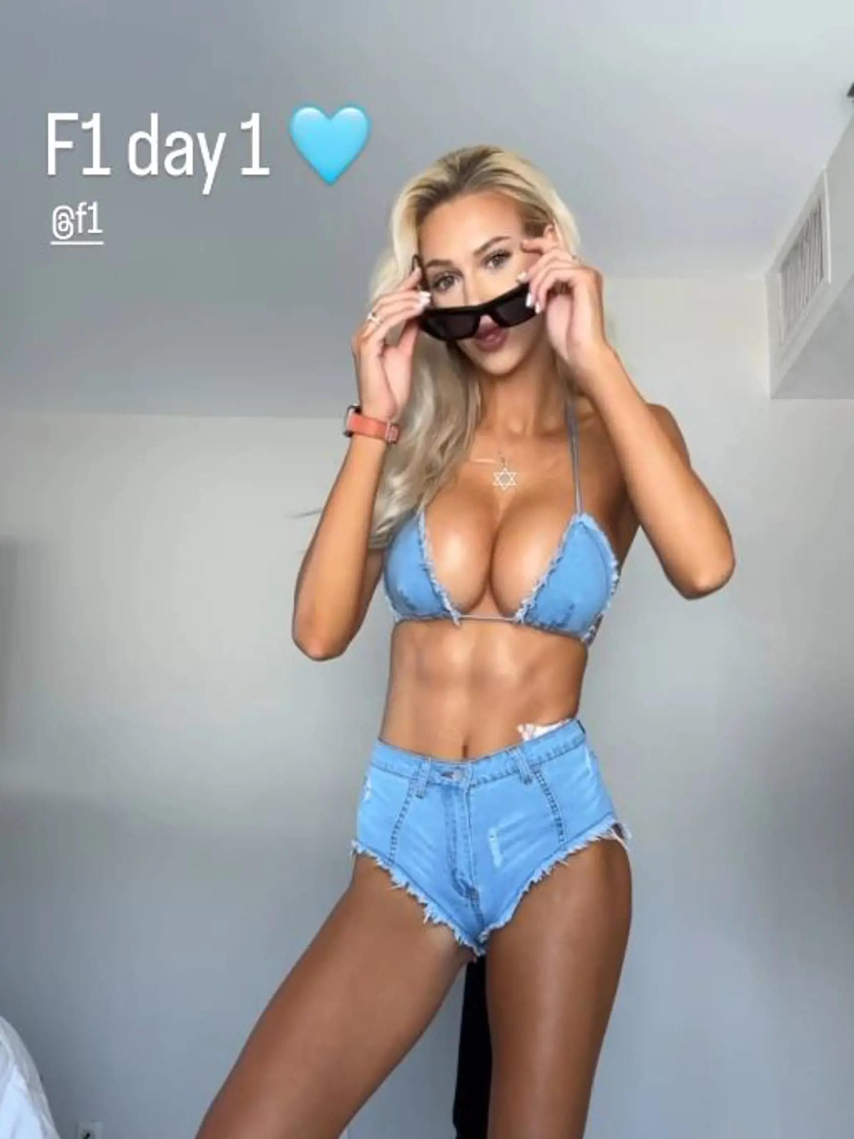 Sexi Veronika nechýba na prestížnej VC Miami Formule 1. Asi nikoho neprekvapí, že sa predvádza v poriadne odvážnych outfitoch.